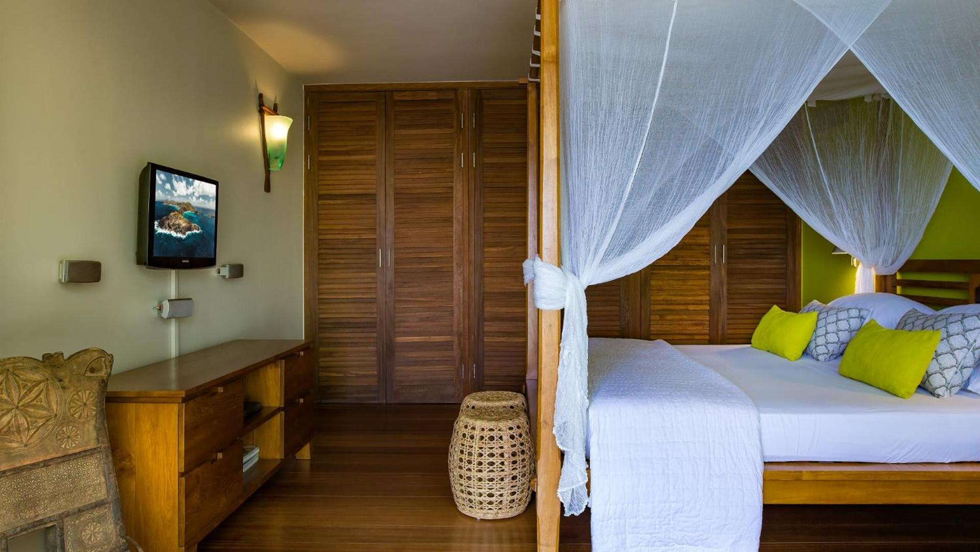 Panoramic Villa with Exotic Decor