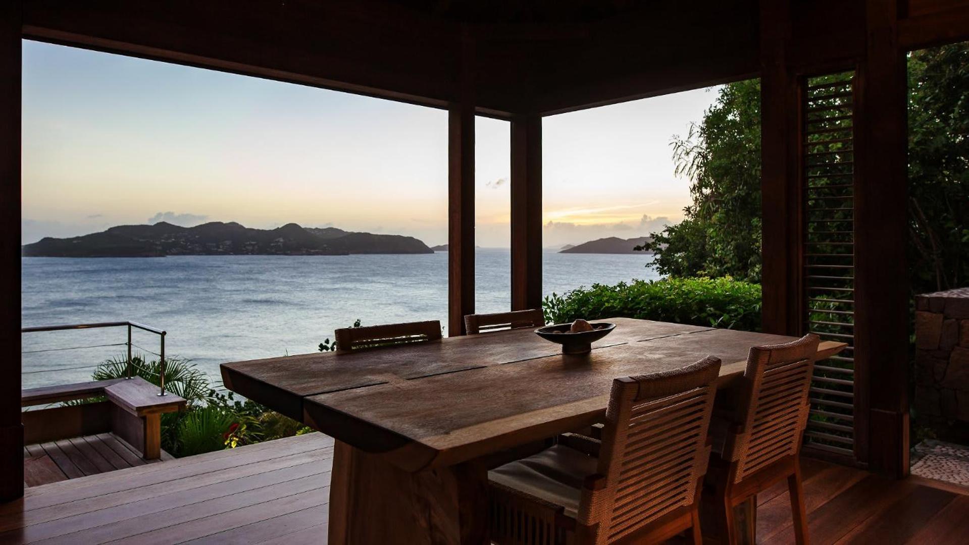 Panoramic Villa with Exotic Decor