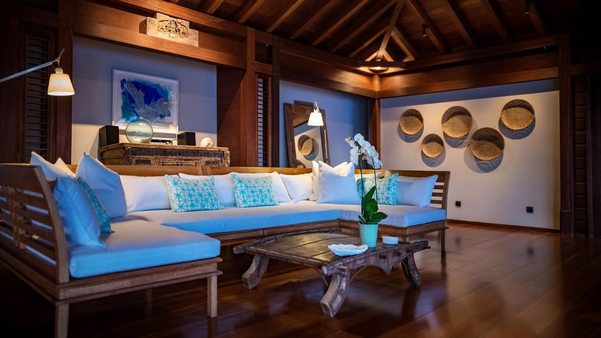 Panoramic Villa with Exotic Decor