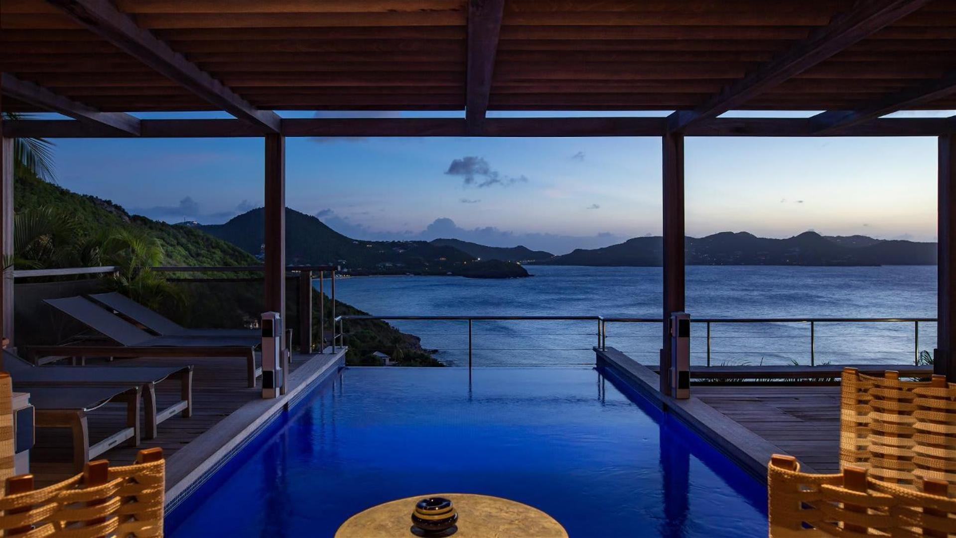 Panoramic Villa with Exotic Decor