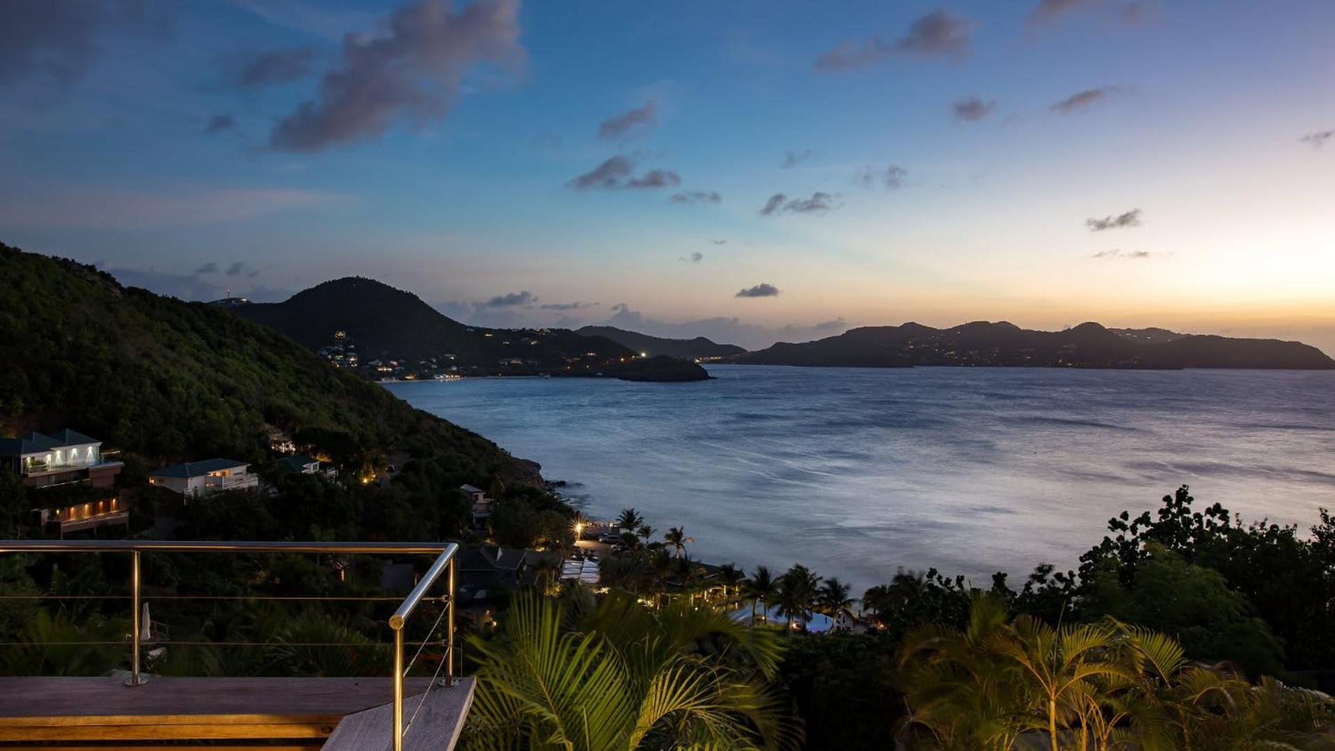 Panoramic Villa with Exotic Decor