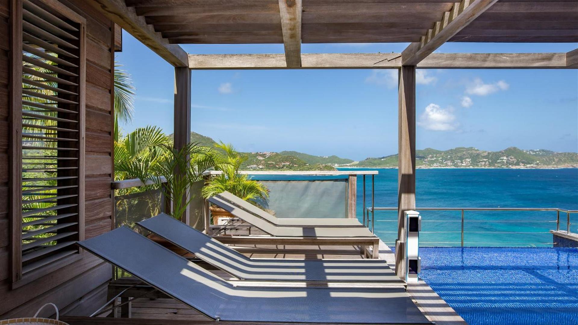 Panoramic Villa with Exotic Decor