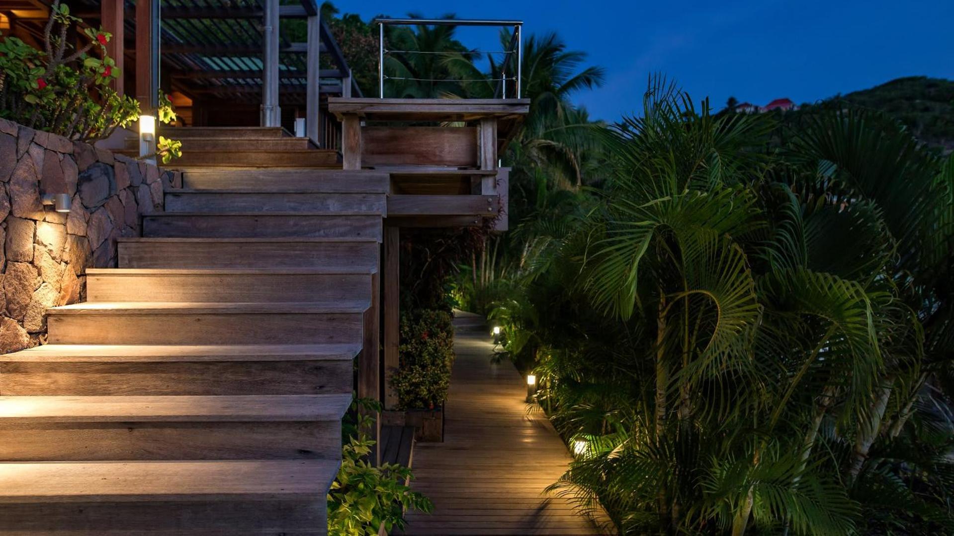 Panoramic Villa with Exotic Decor