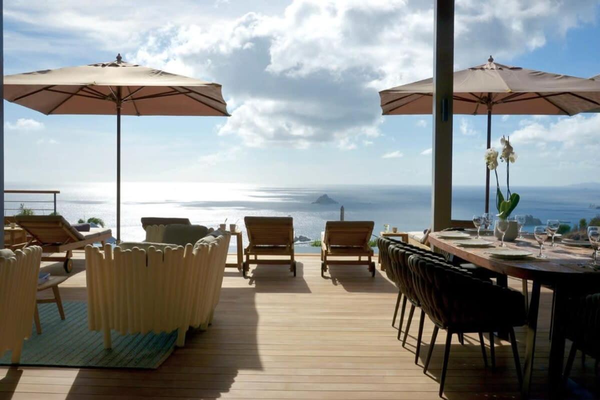 Stylish And Modern Villa With Spectacular Fine Sunset
