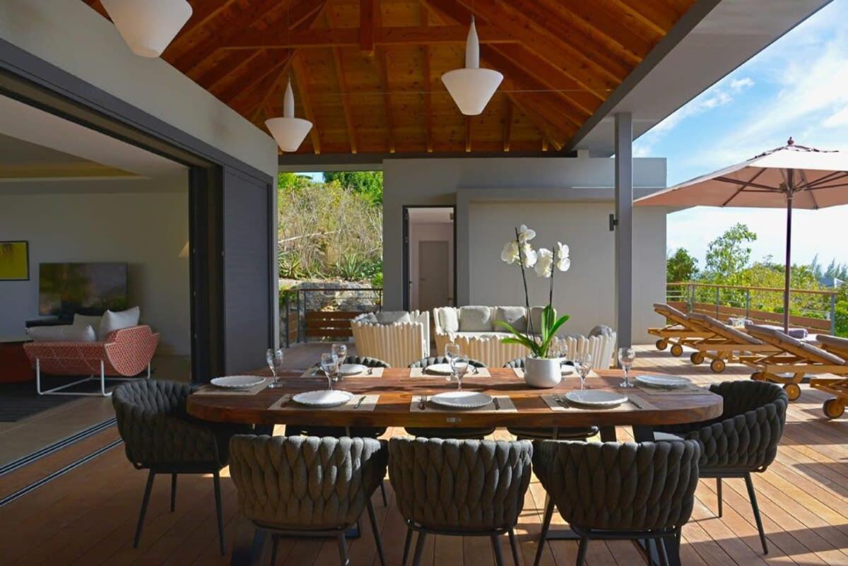 Stylish And Modern Villa With Spectacular Fine Sunset