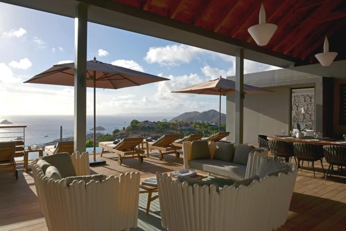 Stylish And Modern Villa With Spectacular Fine Sunset
