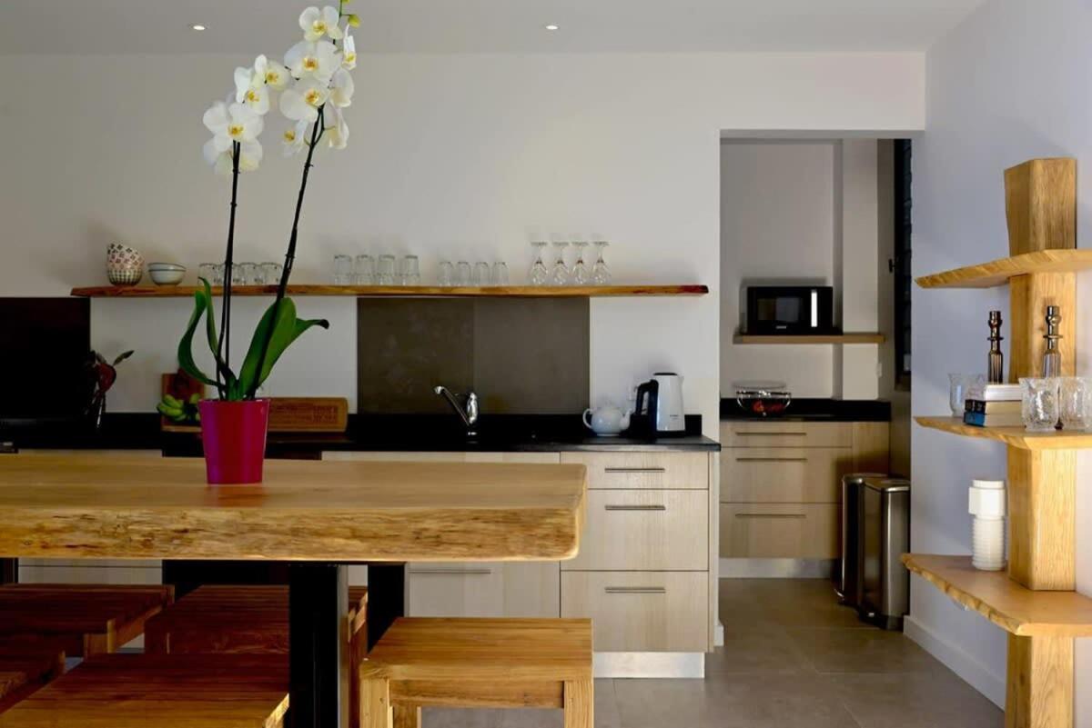 Stylish And Modern Villa With Spectacular Fine Sunset