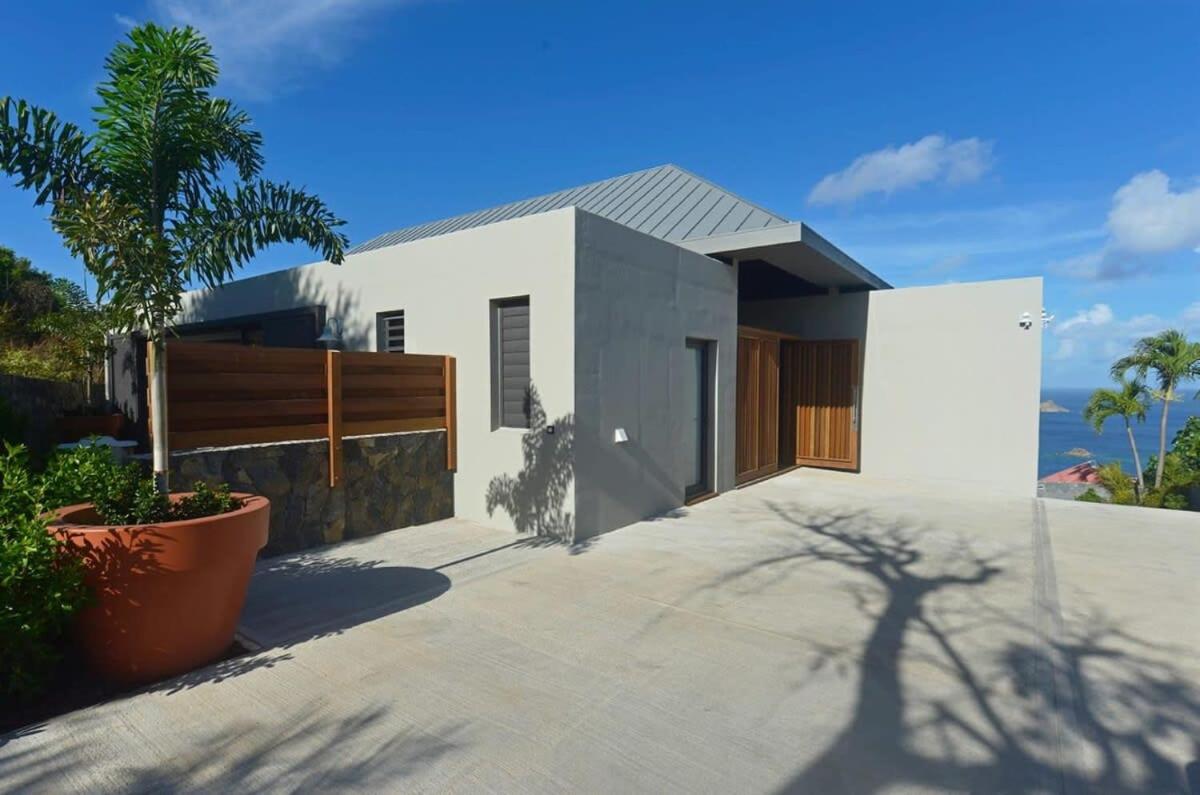 Stylish And Modern Villa With Spectacular Fine Sunset