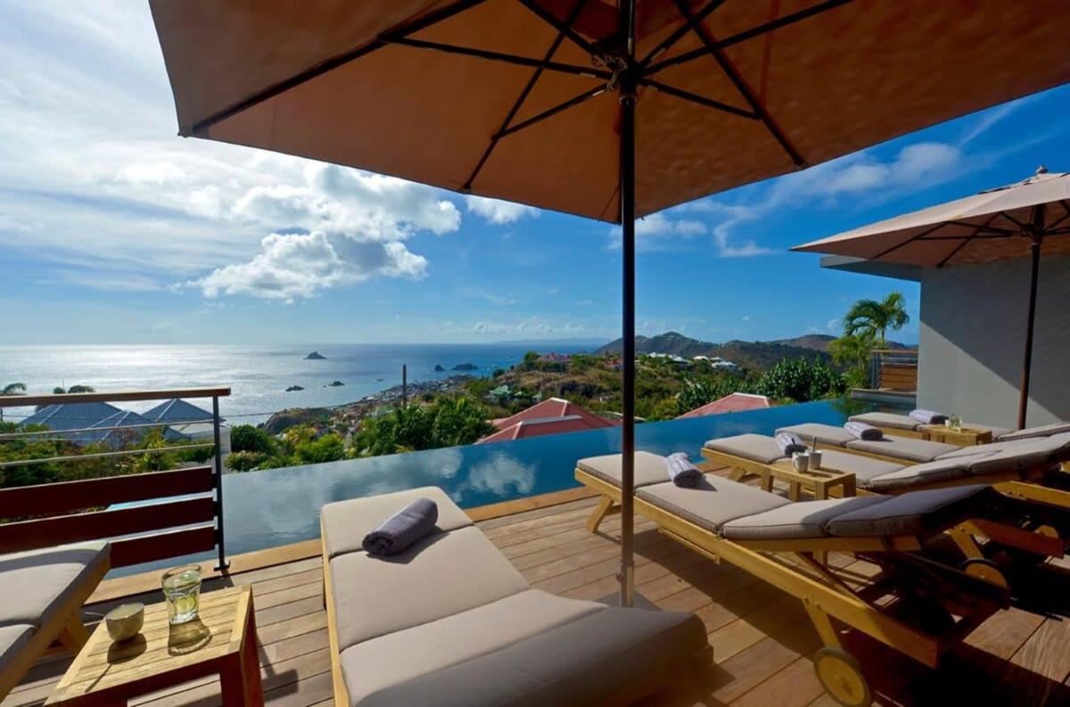 Stylish And Modern Villa With Spectacular Fine Sunset