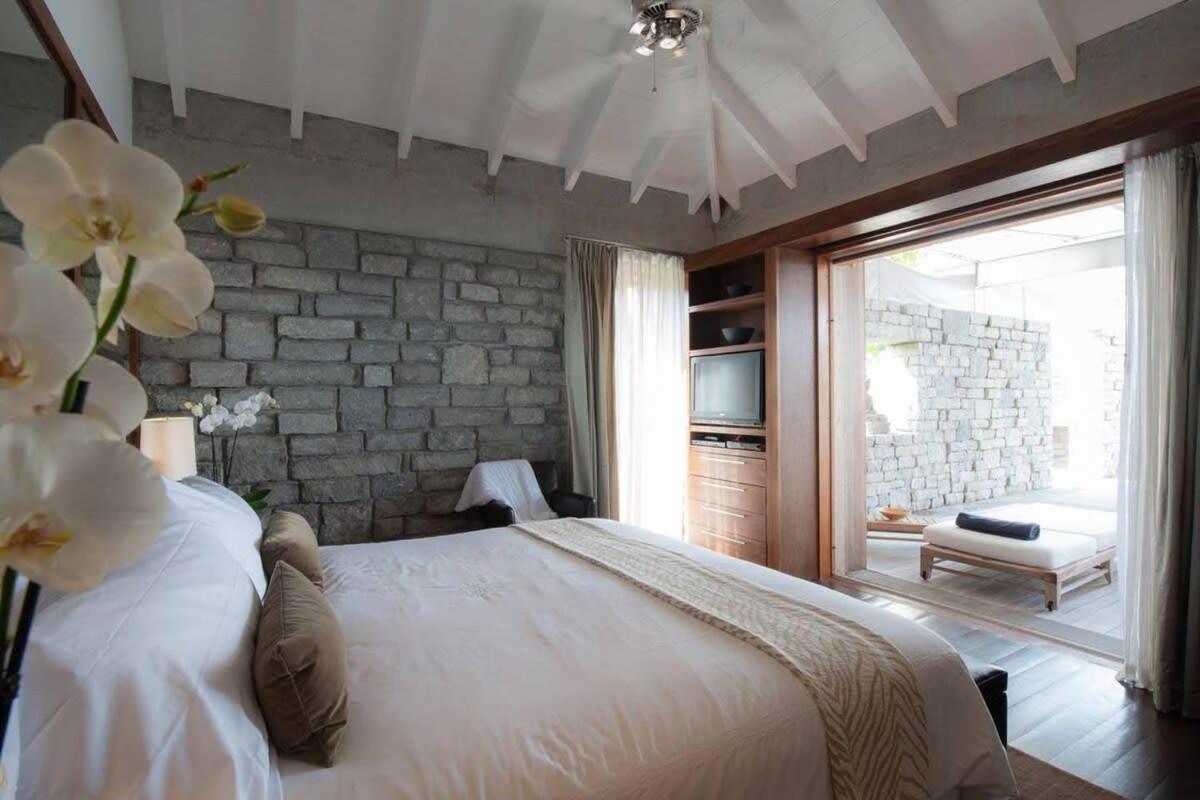 Elegant Villa with Two Private Pools