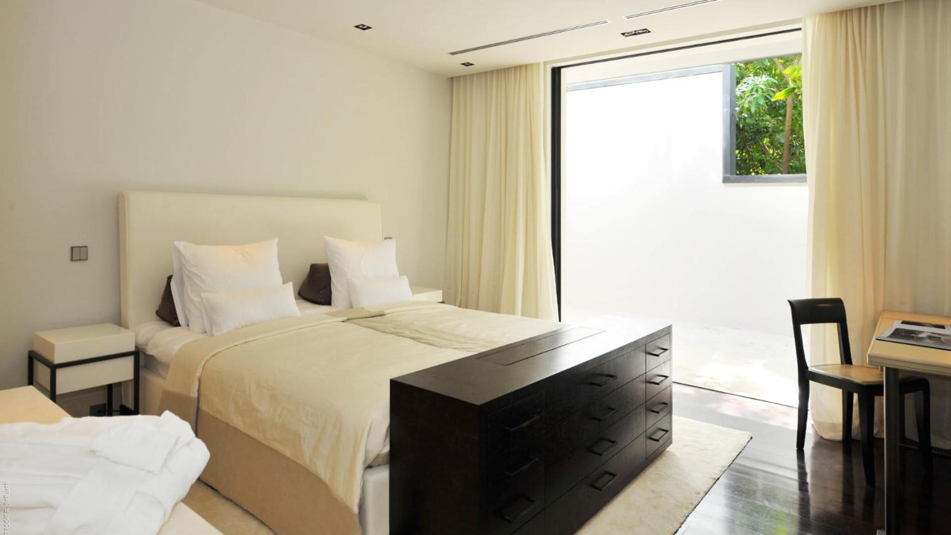Ideally Located Contemporary Villa