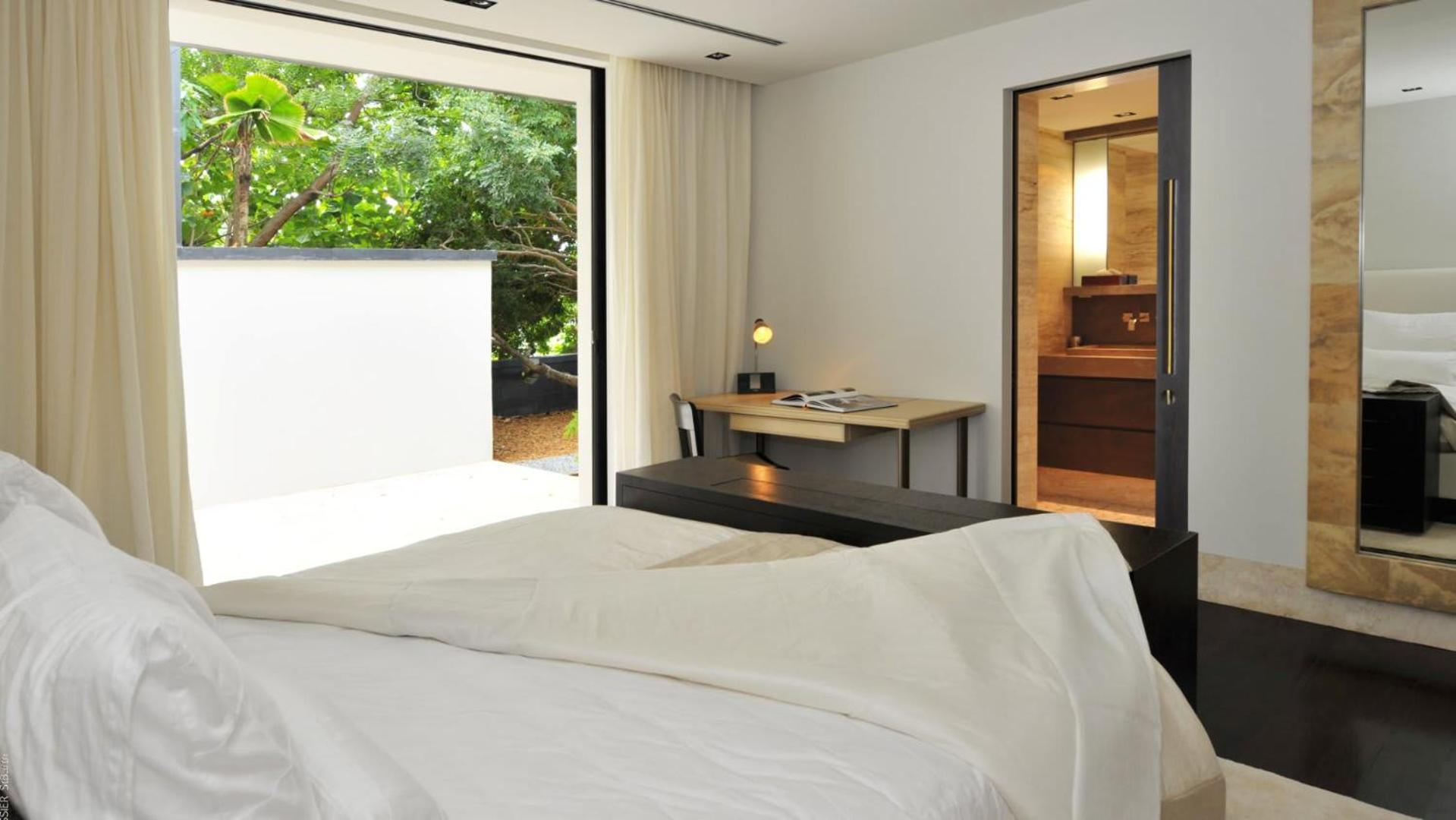 Ideally Located Contemporary Villa
