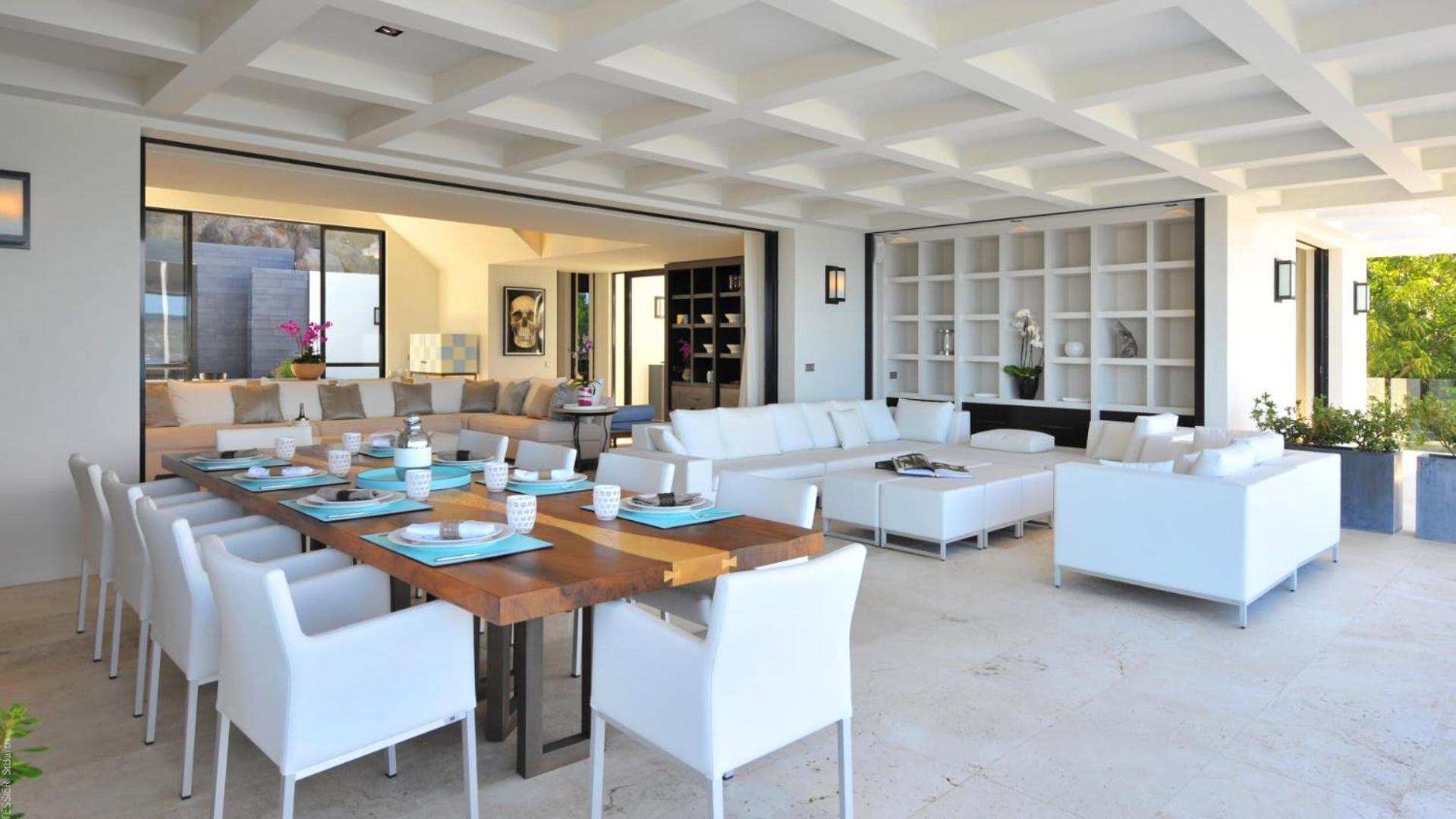Ideally Located Contemporary Villa