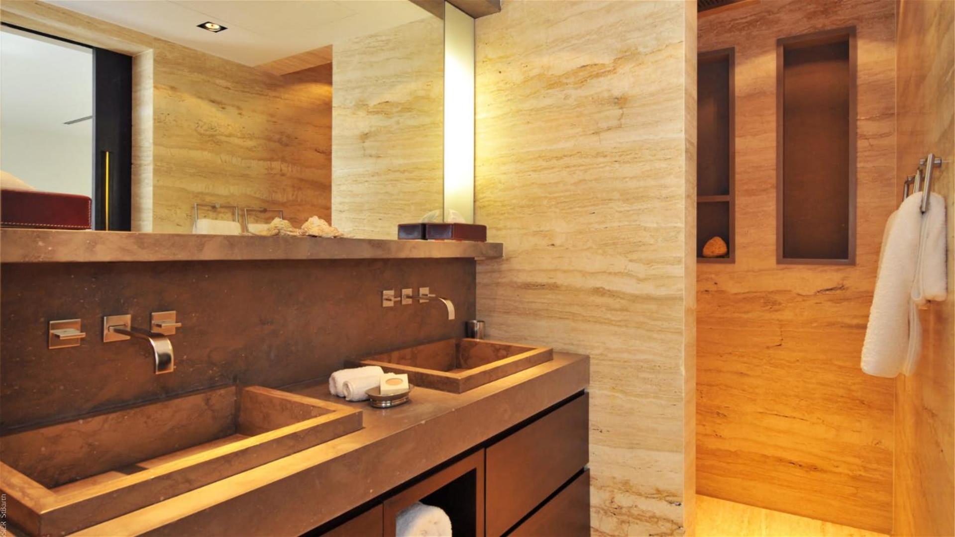 Ideally Located Contemporary Villa
