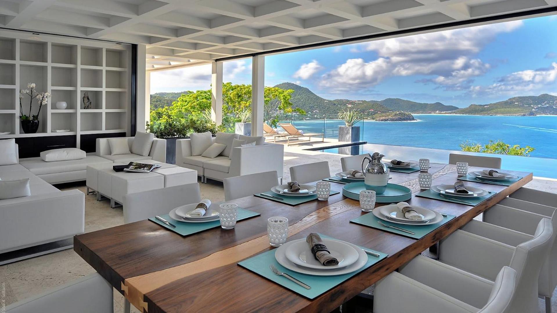 Ideally Located Contemporary Villa