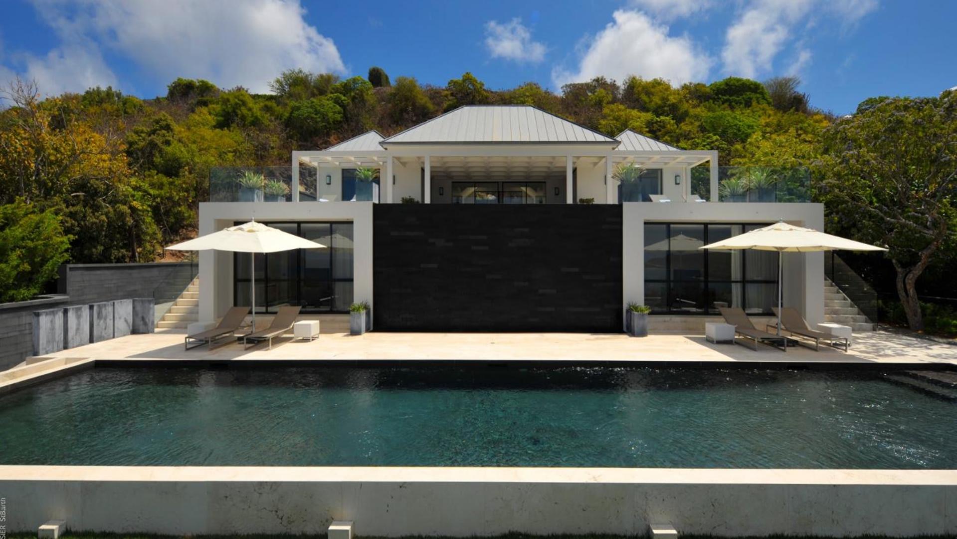 Ideally Located Contemporary Villa