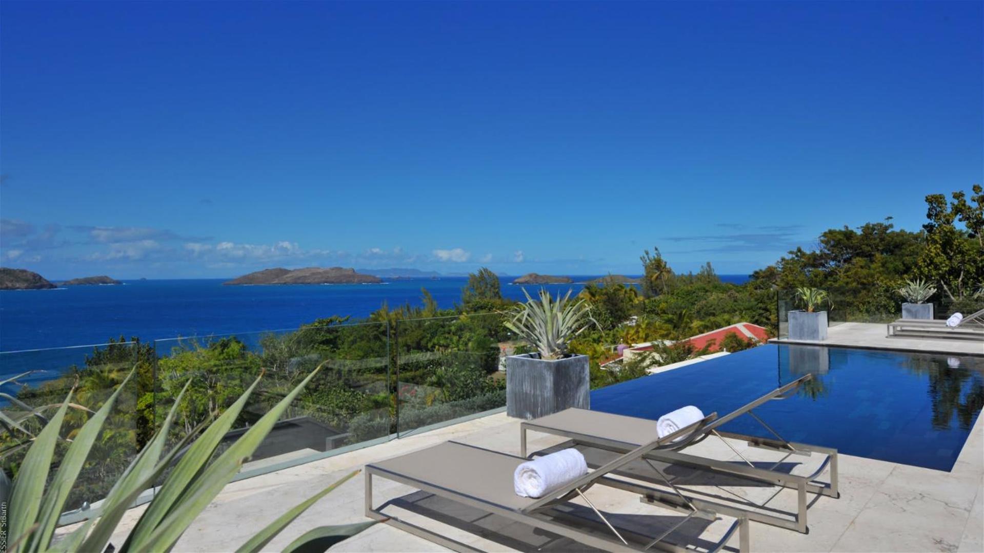 Ideally Located Contemporary Villa