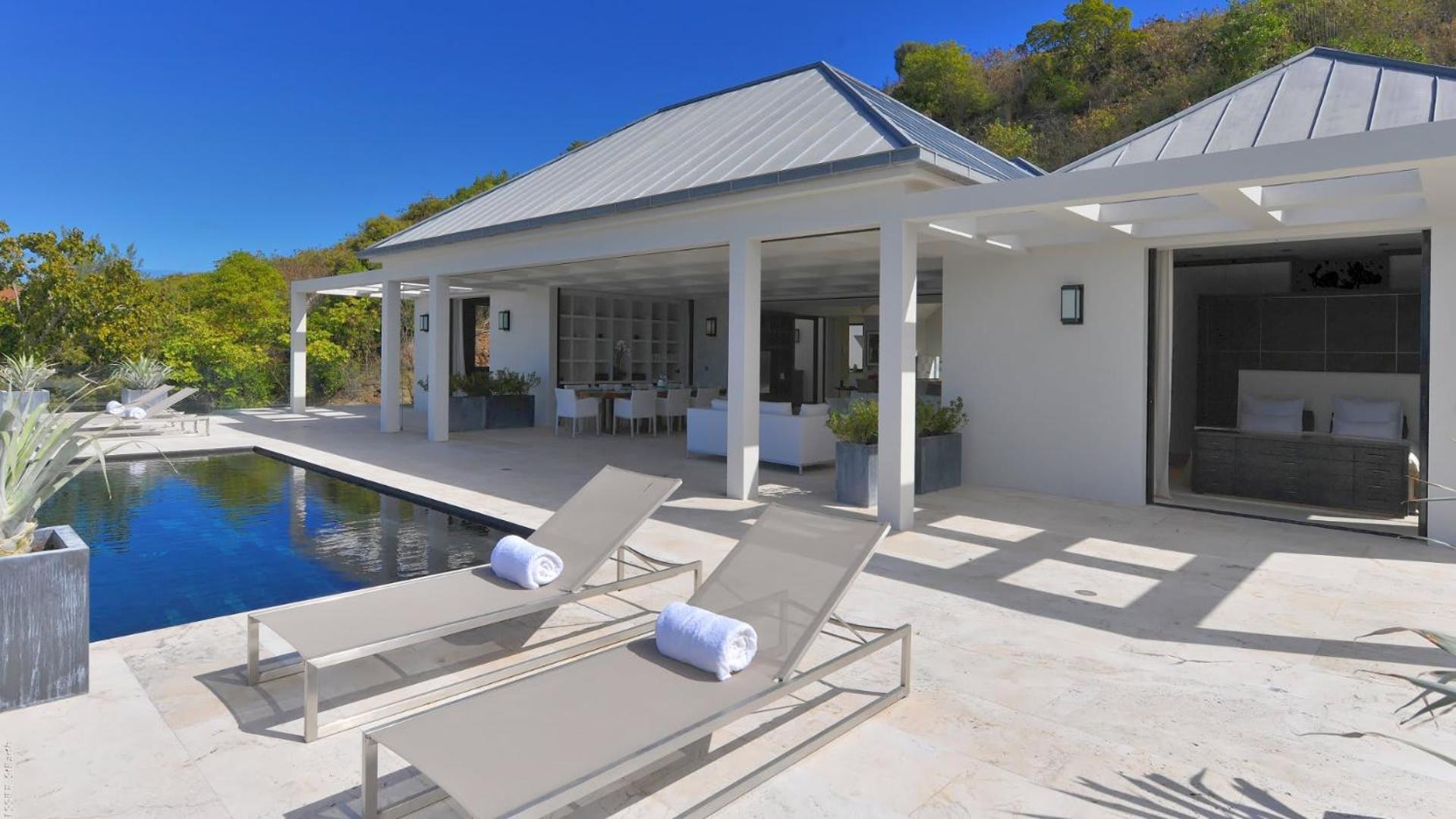Ideally Located Contemporary Villa