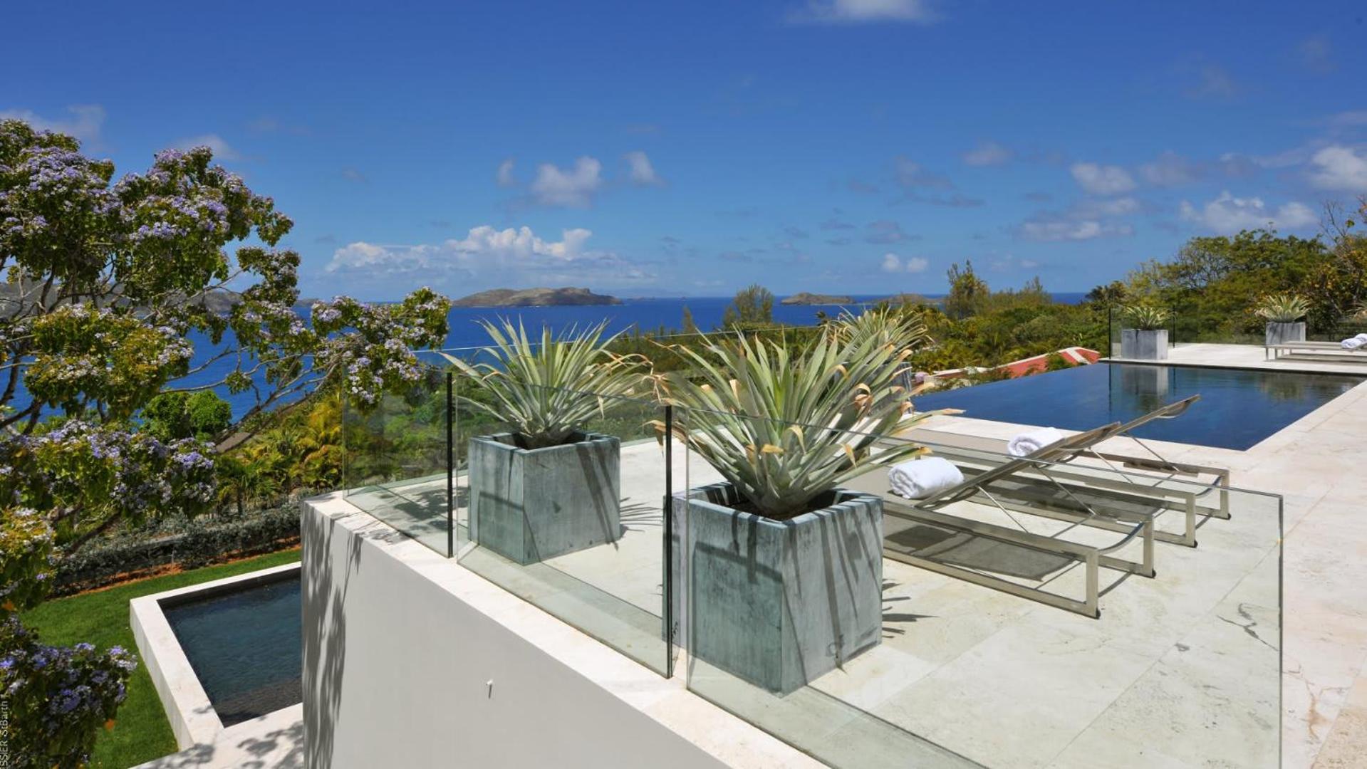 Ideally Located Contemporary Villa