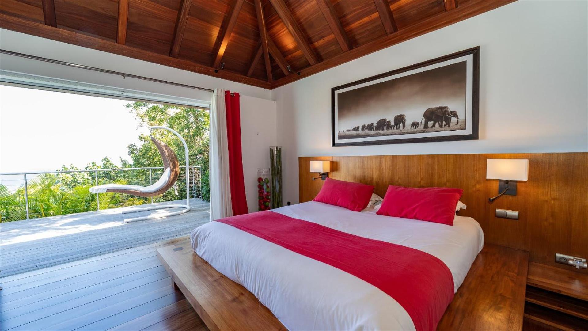 Modern Villa with Asian Influenced Decors