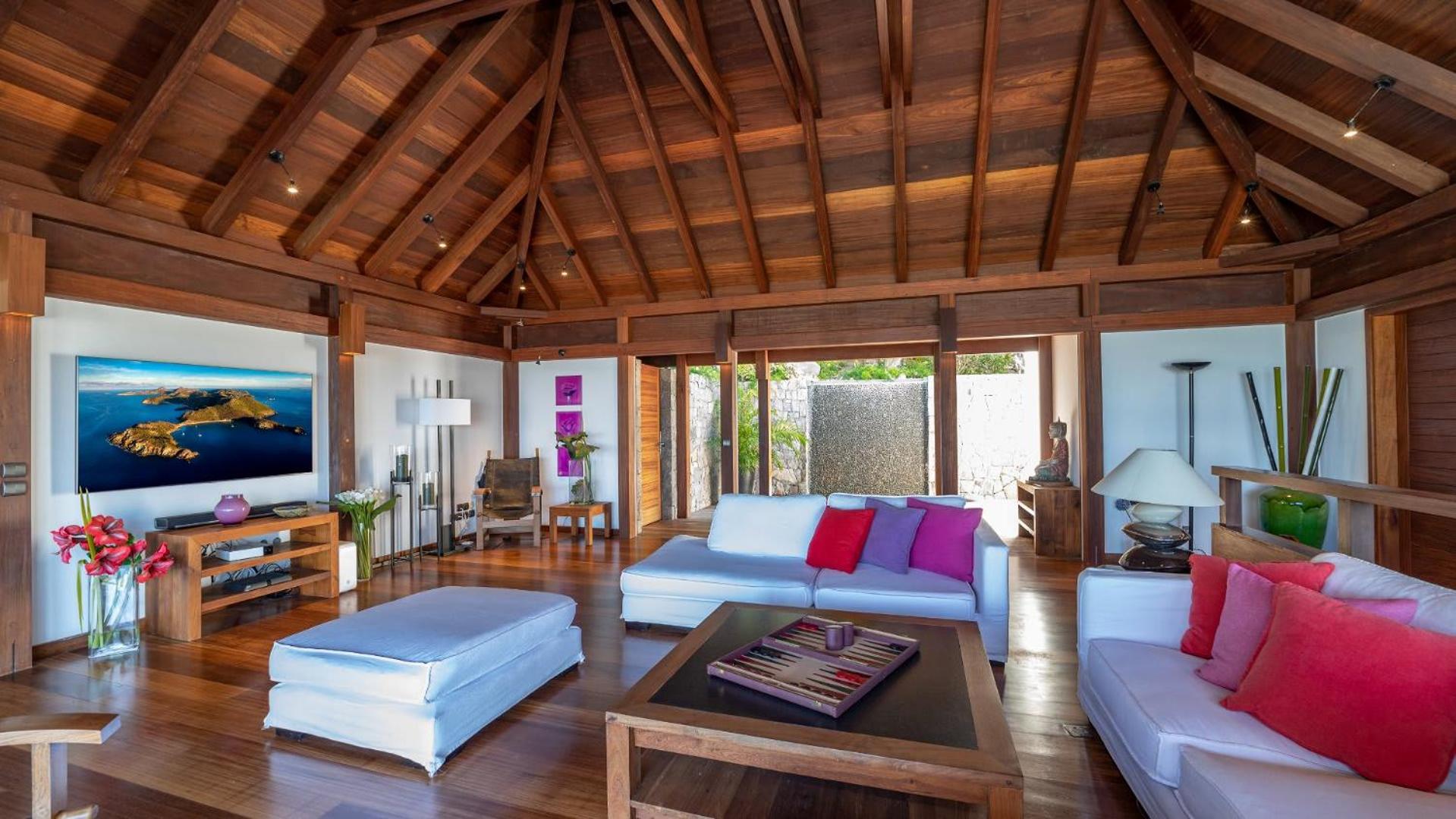 Modern Villa with Asian Influenced Decors