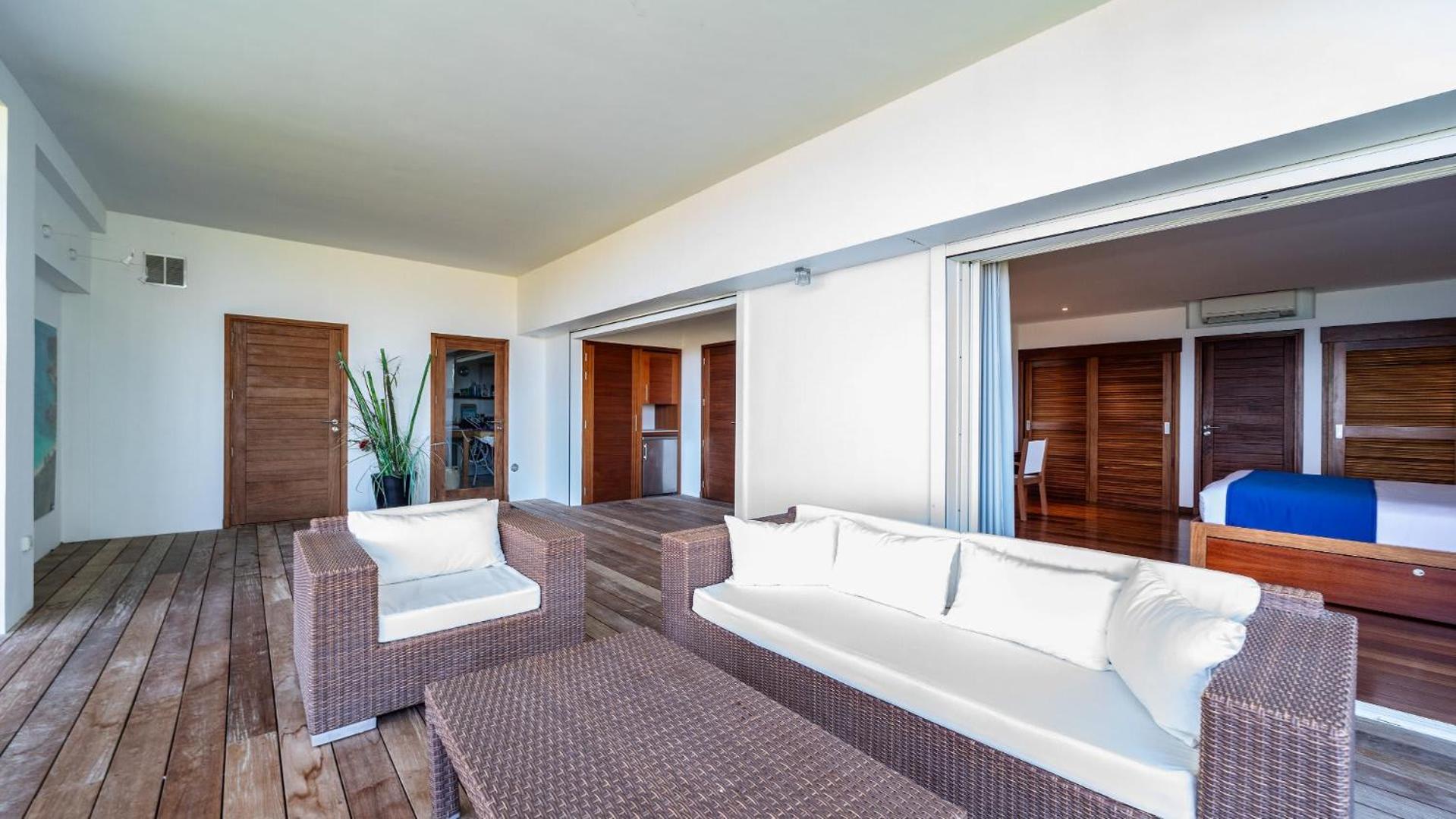 Modern Villa with Asian Influenced Decors