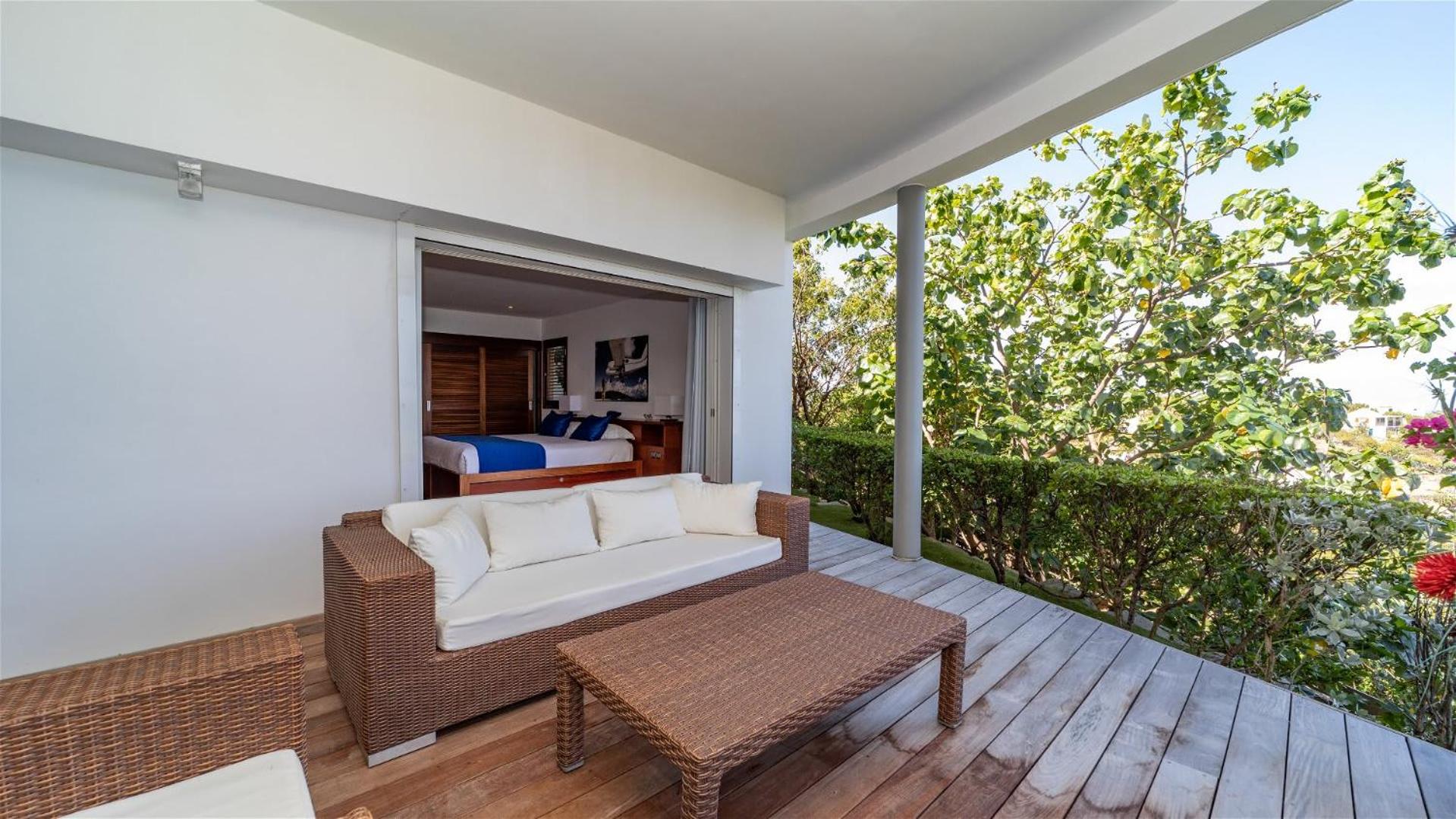 Modern Villa with Asian Influenced Decors