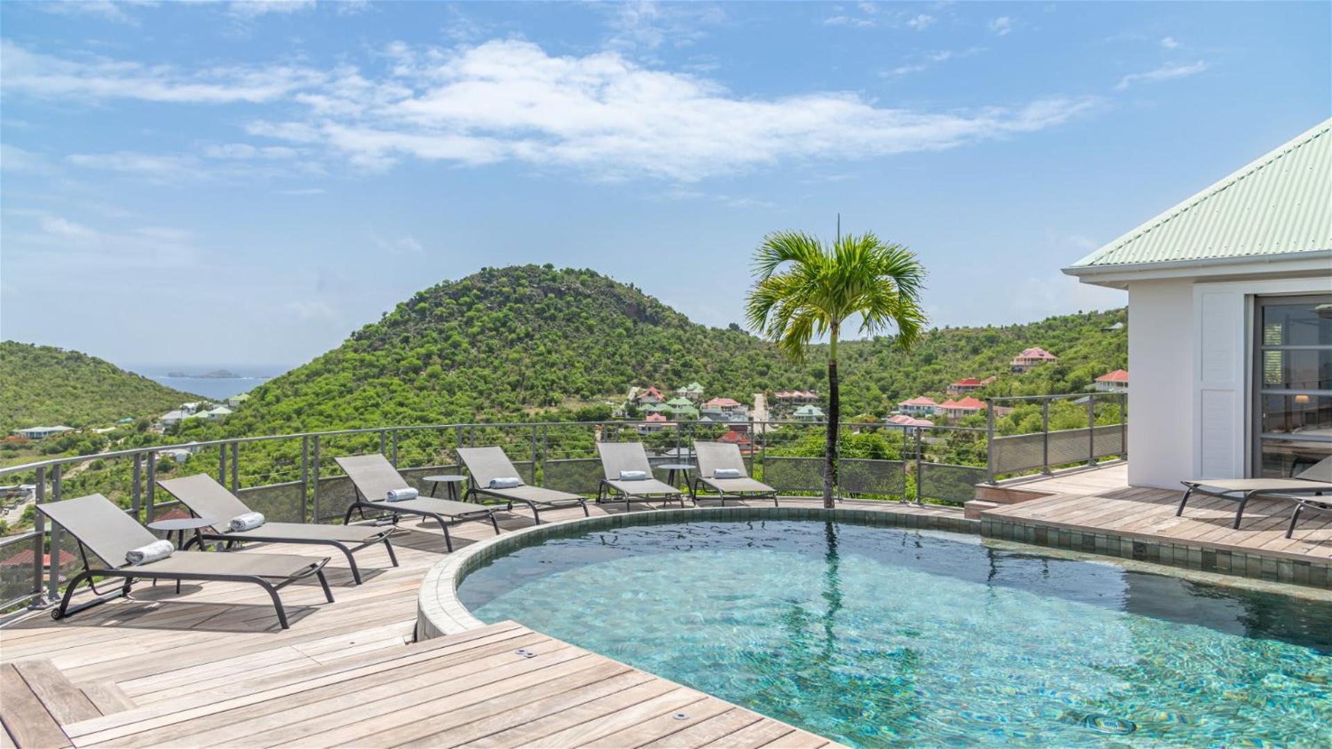 Magnificent Villa with Lush Tropical Setting
