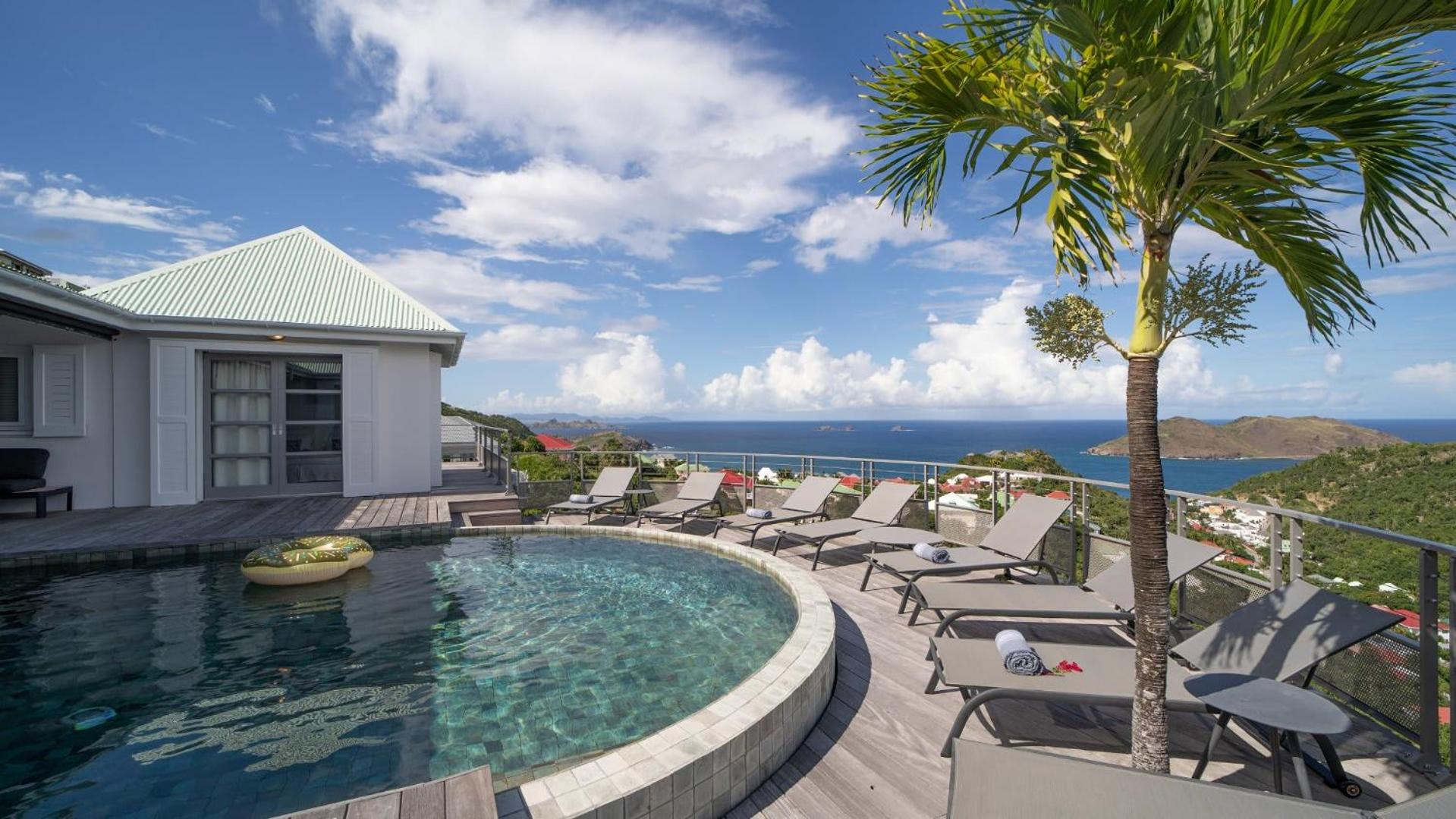Magnificent Villa with Lush Tropical Setting