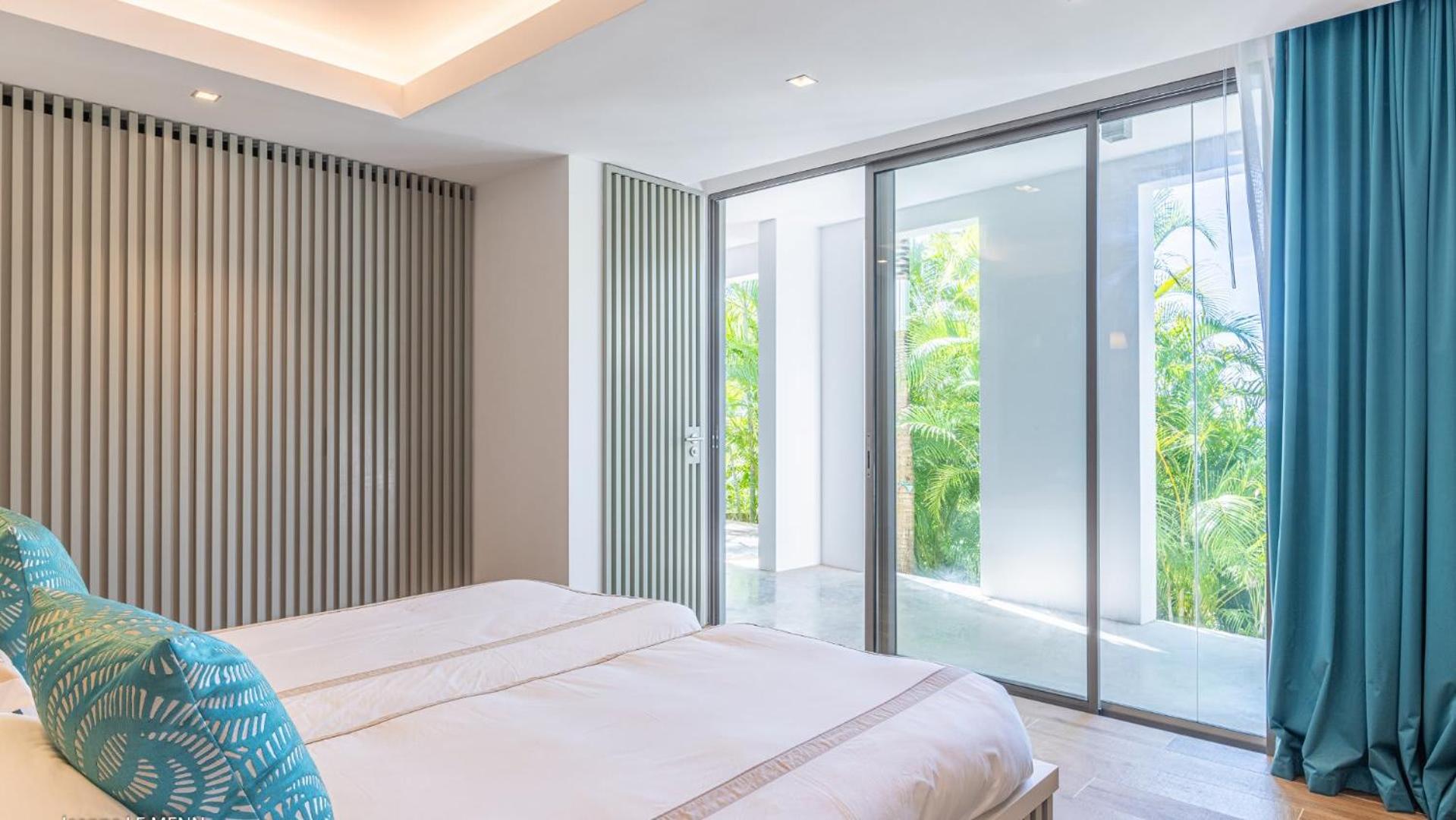 Outstanding Villa with Sophisticated Design