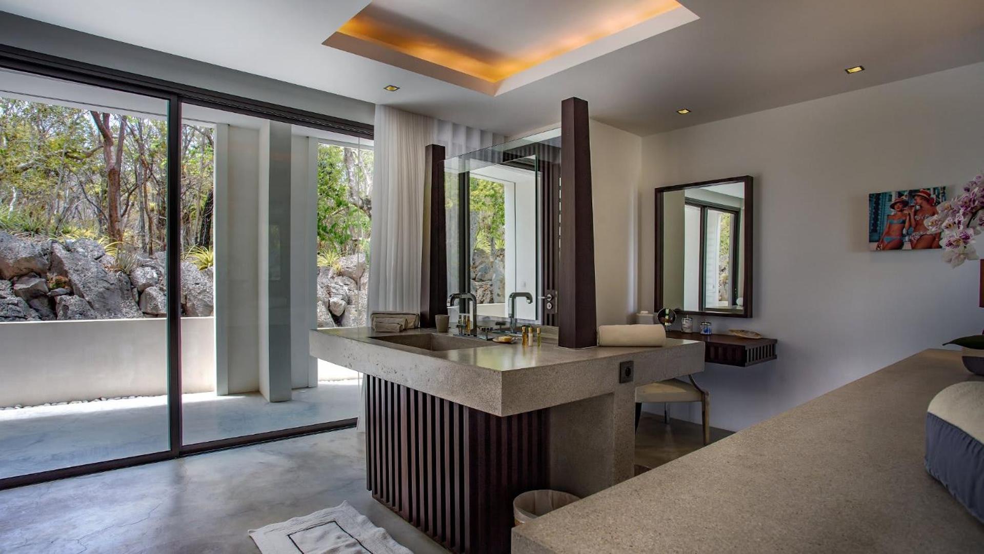 Outstanding Villa with Sophisticated Design
