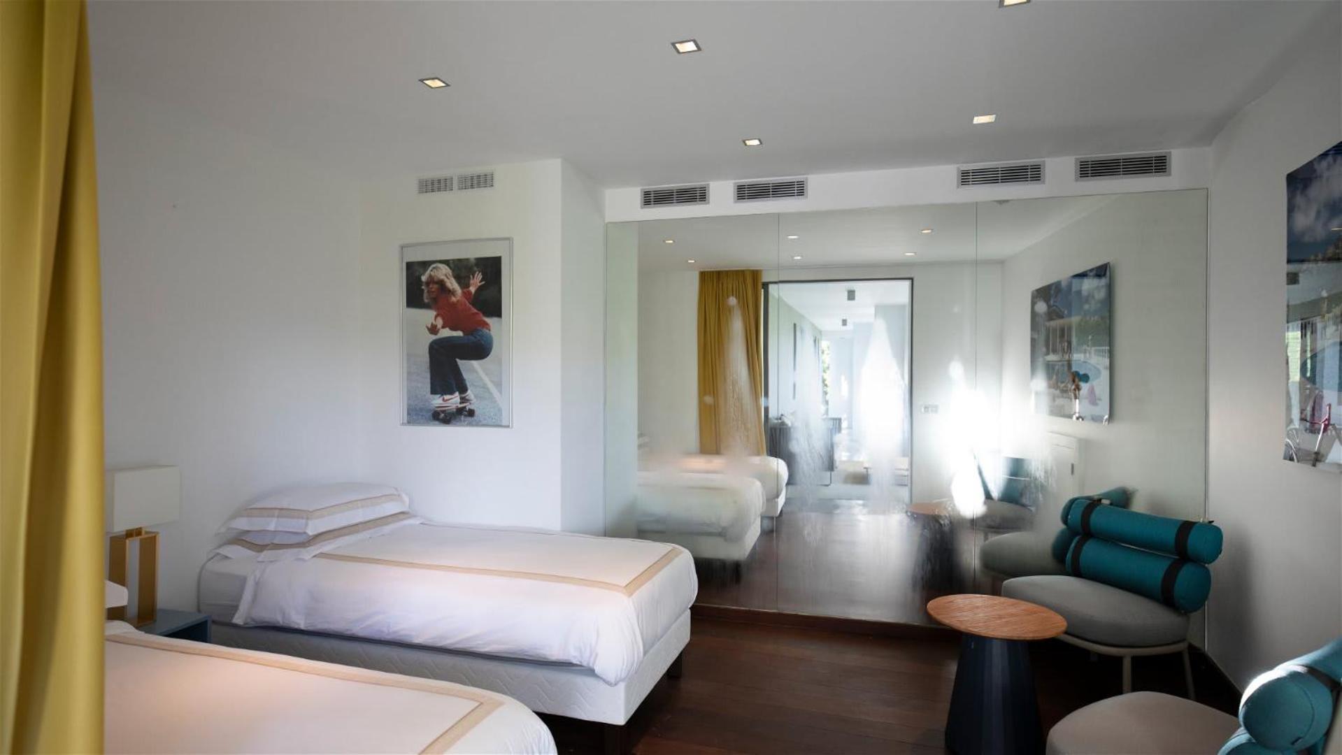 Outstanding Villa with Sophisticated Design