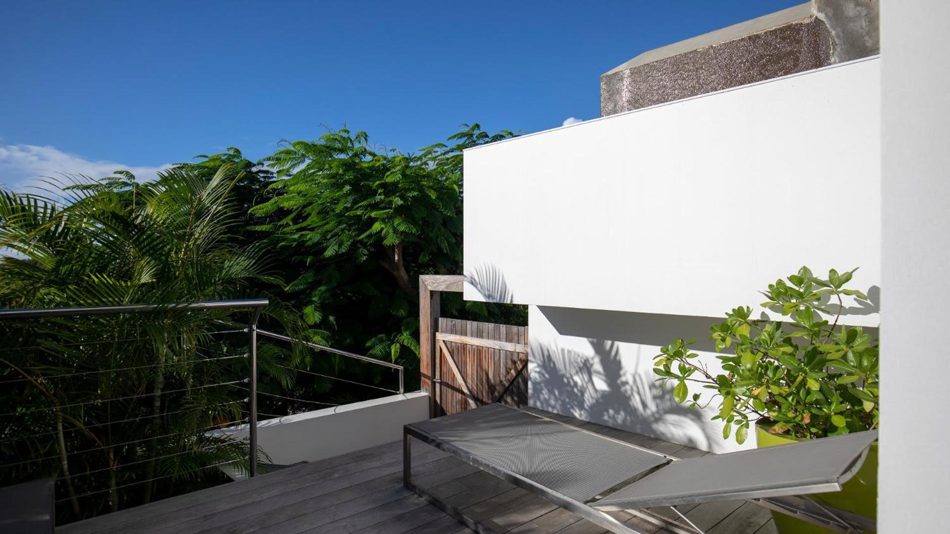 Outstanding Villa with Sophisticated Design