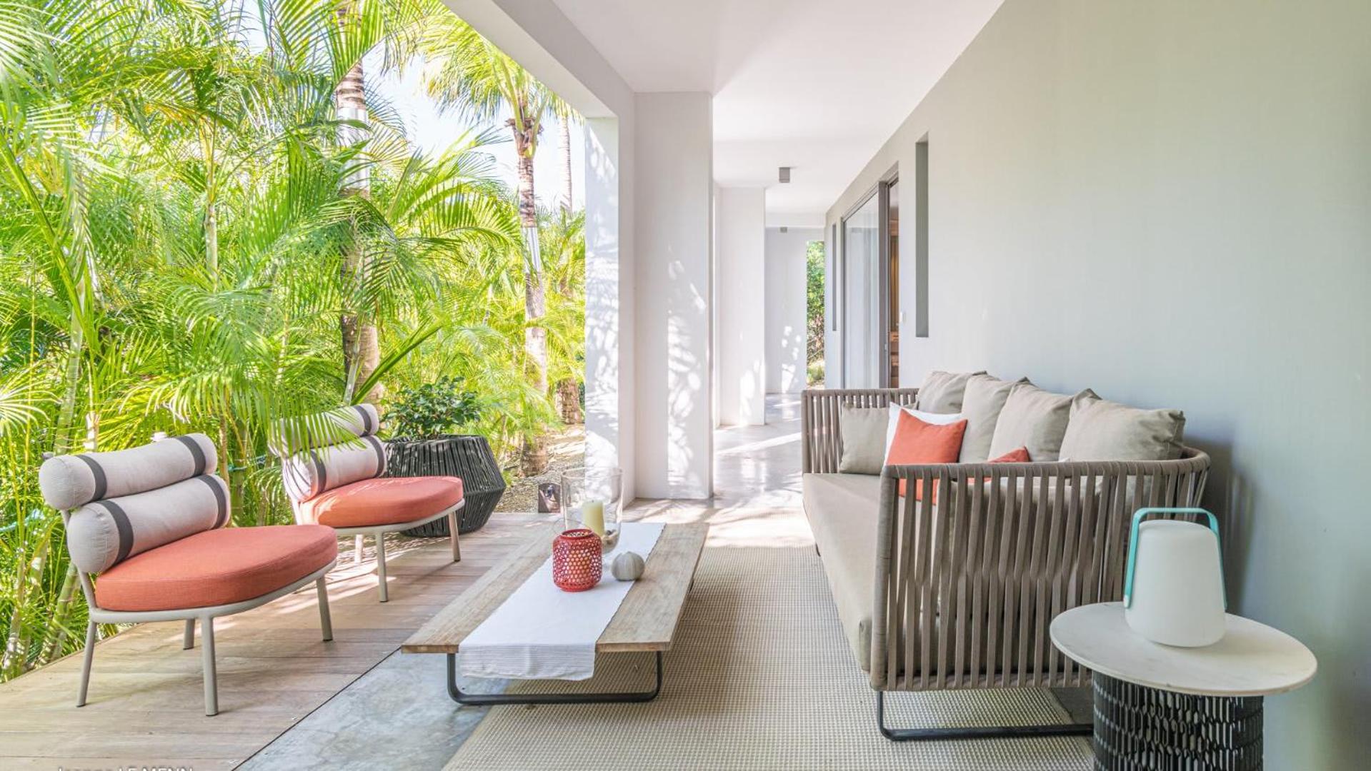 Outstanding Villa with Sophisticated Design