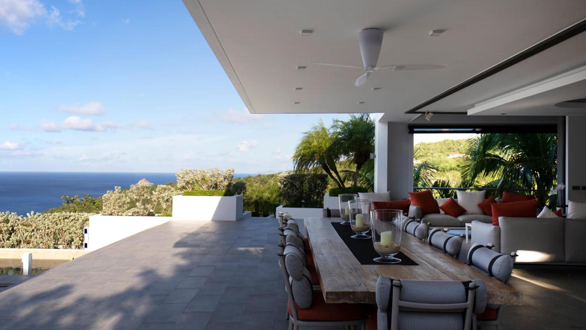 Outstanding Villa with Sophisticated Design