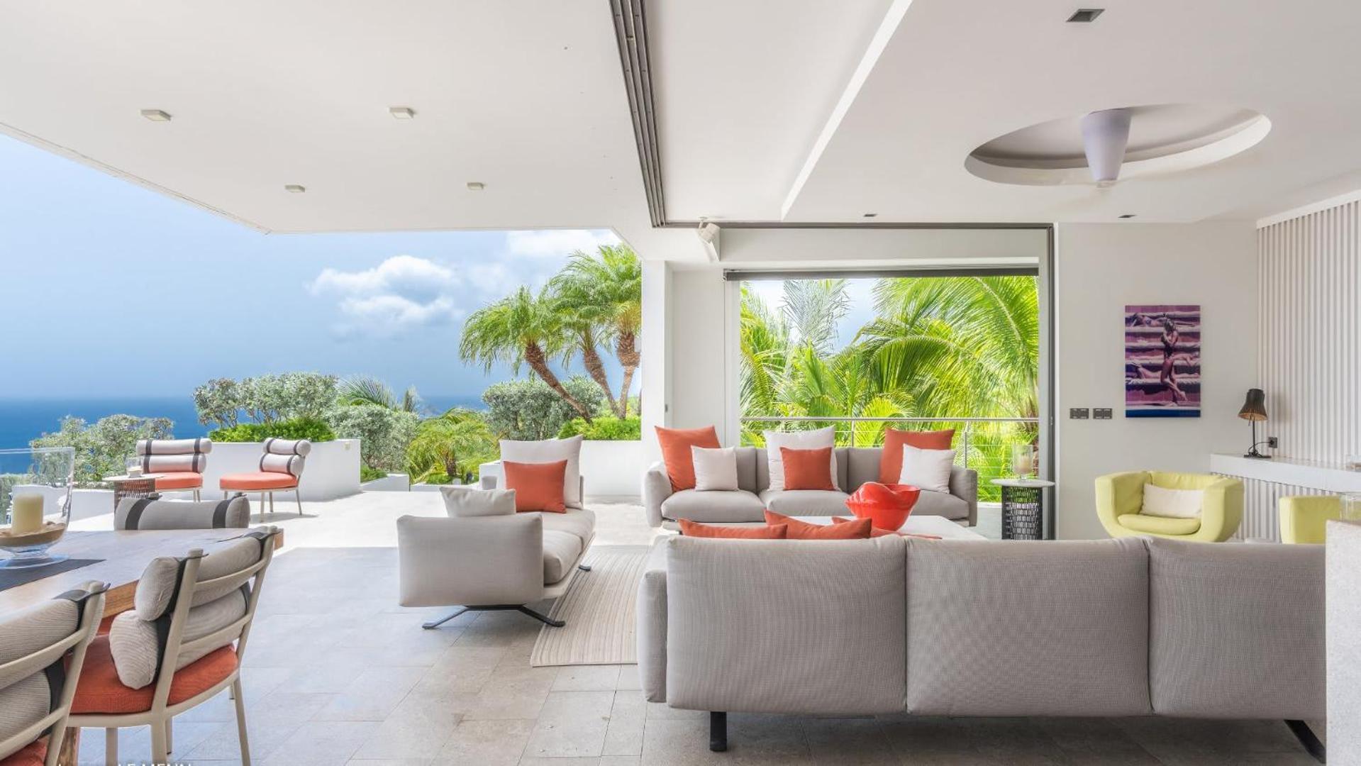 Outstanding Villa with Sophisticated Design