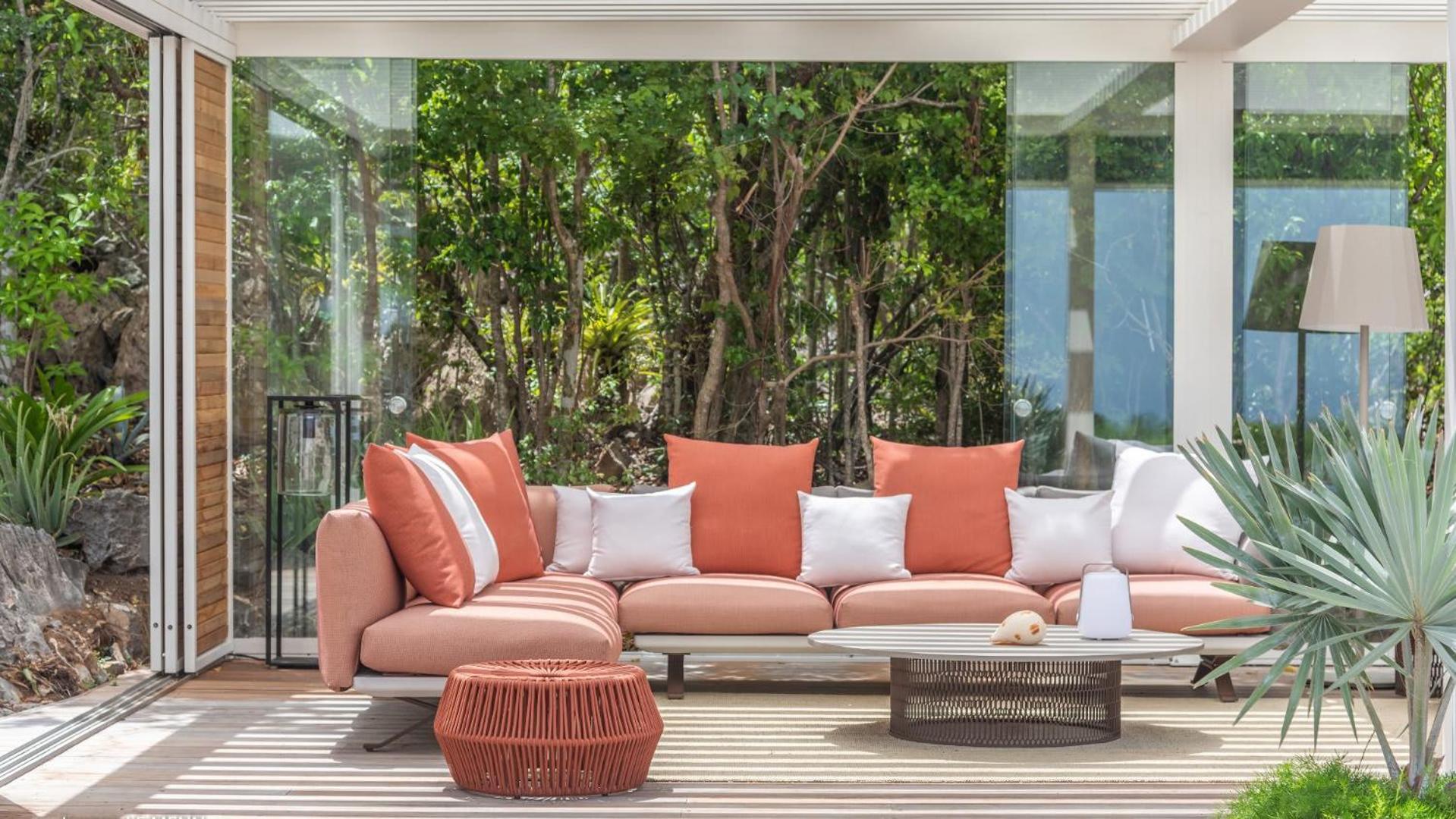 Outstanding Villa with Sophisticated Design