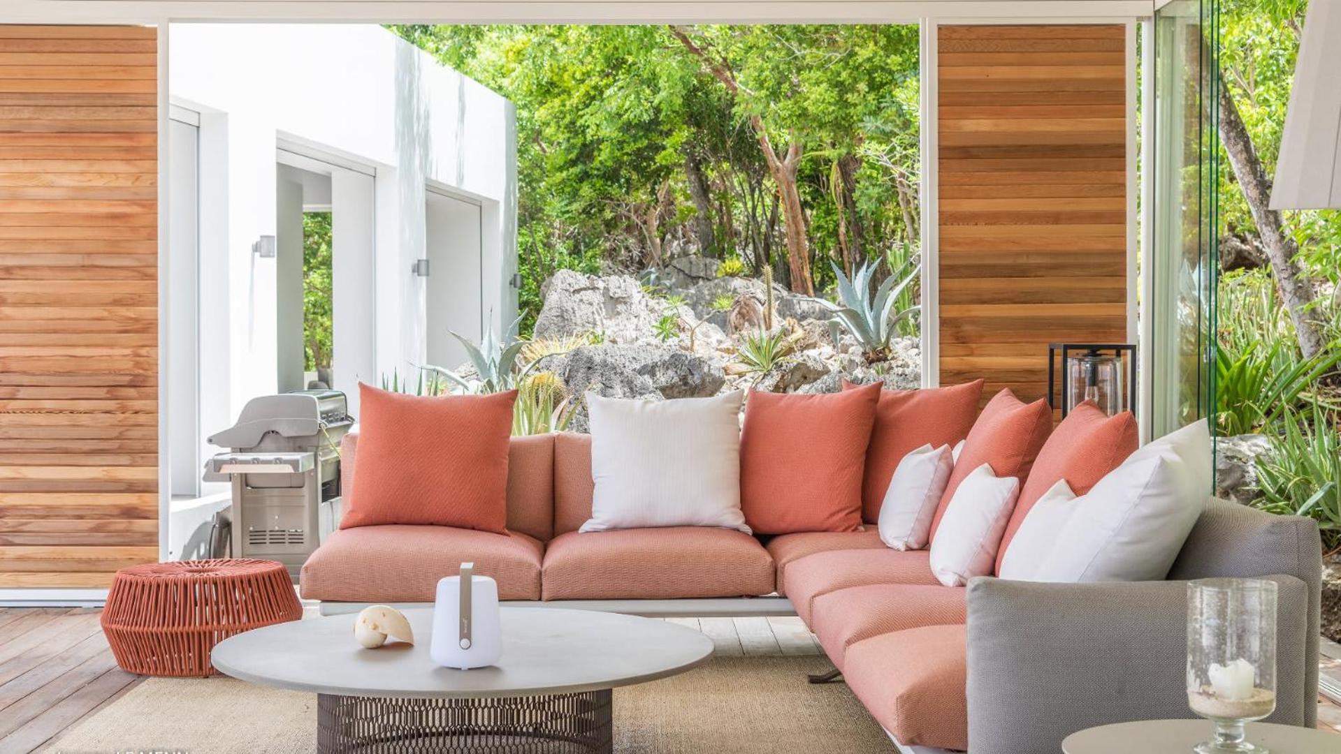 Outstanding Villa with Sophisticated Design