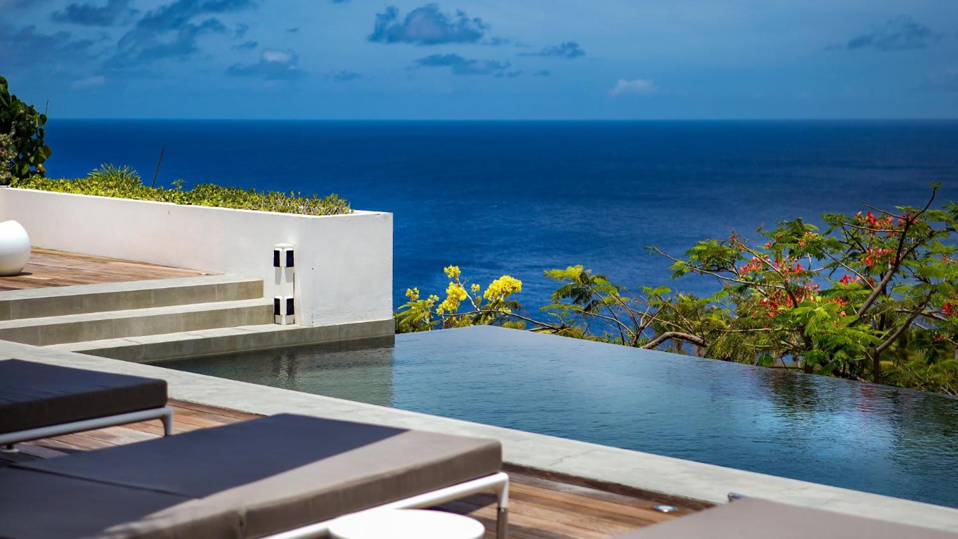 Outstanding Villa with Sophisticated Design
