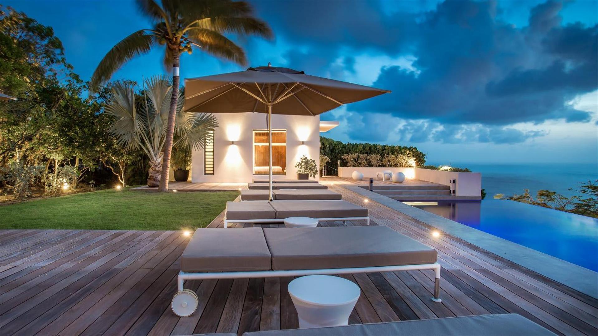Outstanding Villa with Sophisticated Design