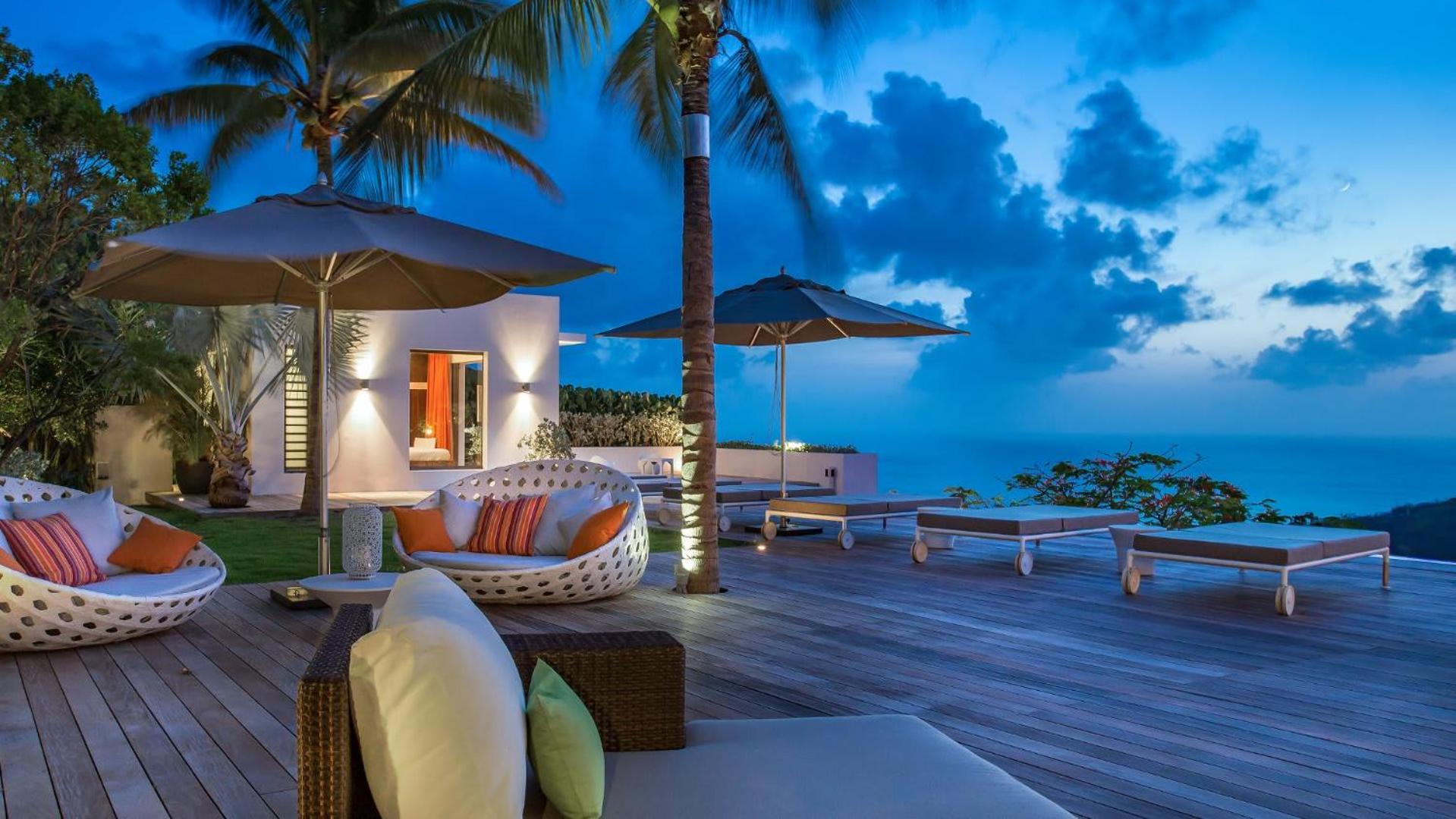 Outstanding Villa with Sophisticated Design