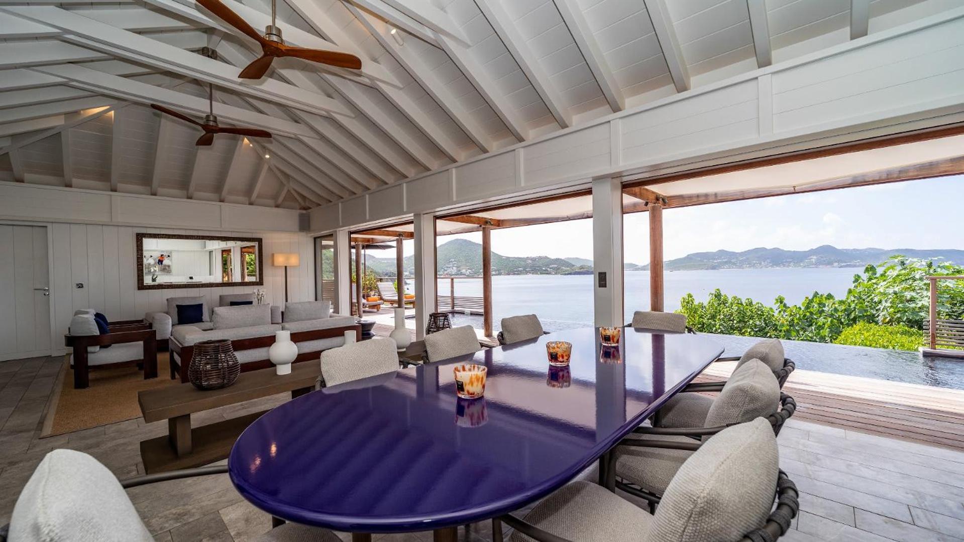 Luxurious Villa with an Ideal Location