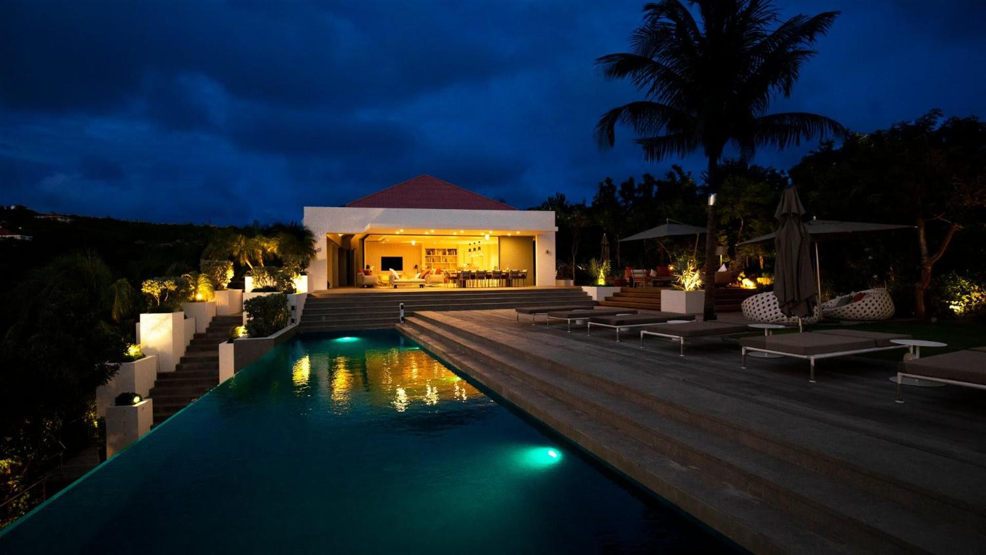 Outstanding Villa with Sophisticated Design