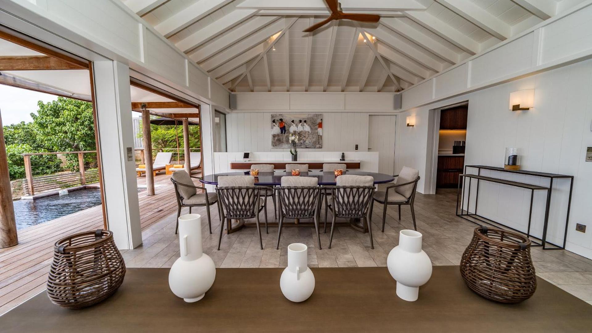 Luxurious Villa with an Ideal Location