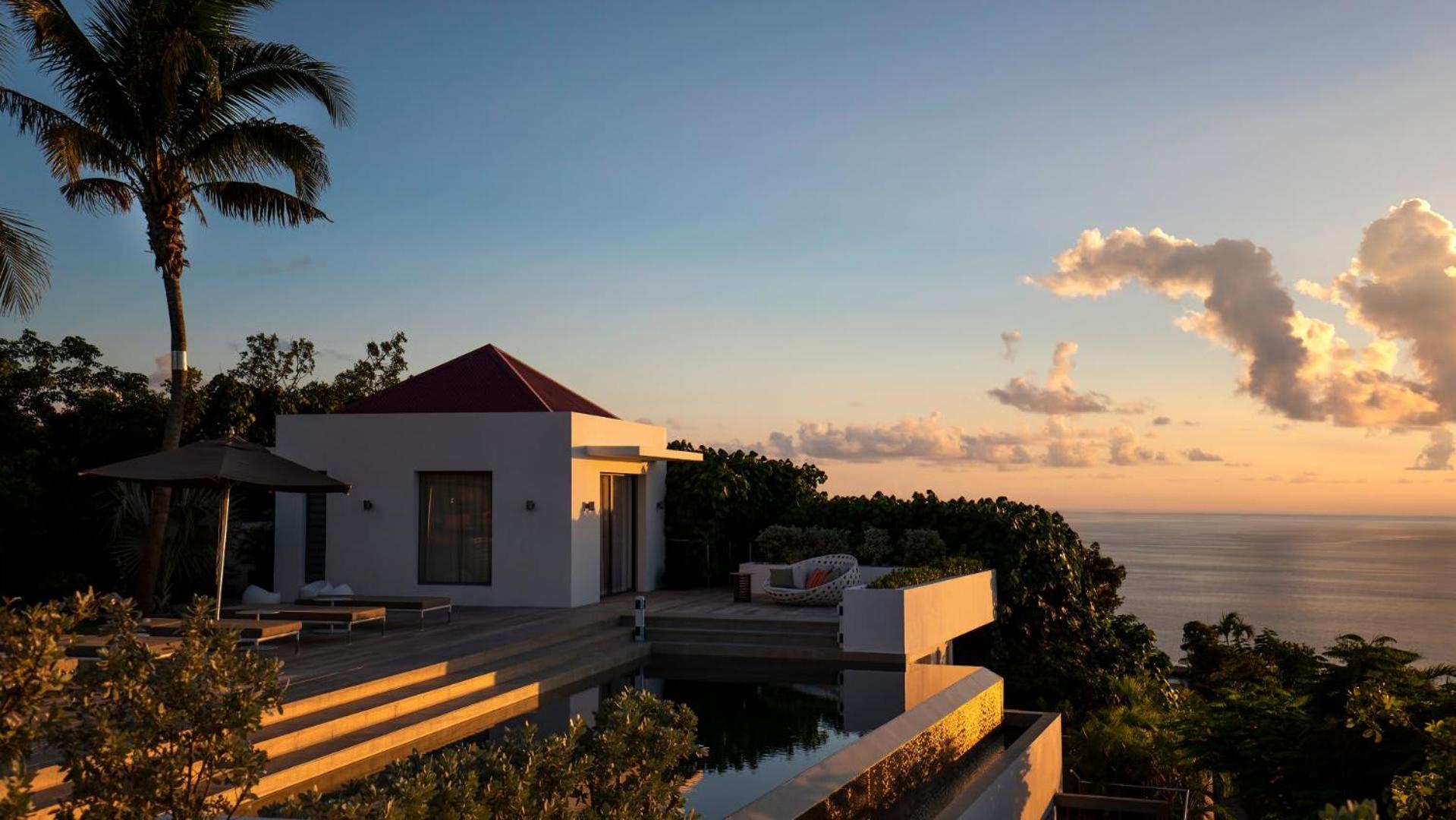 Outstanding Villa with Sophisticated Design