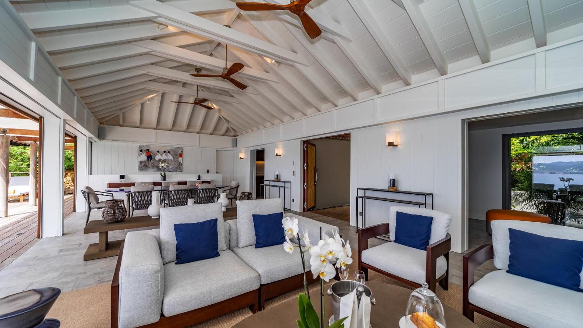 Luxurious Villa with an Ideal Location