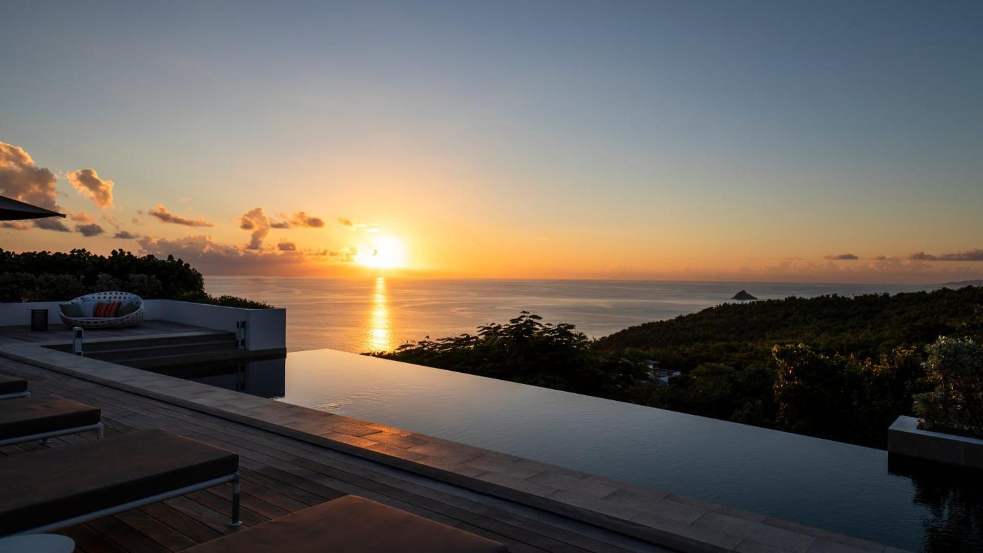 Outstanding Villa with Sophisticated Design