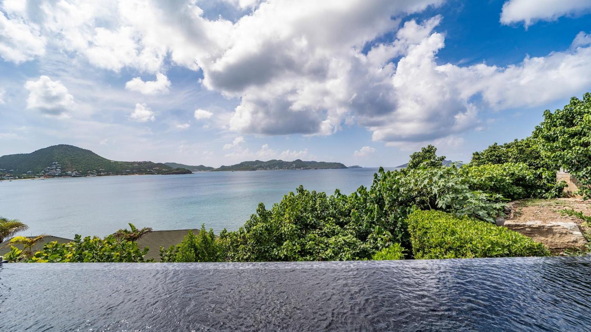 Luxurious Villa with an Ideal Location