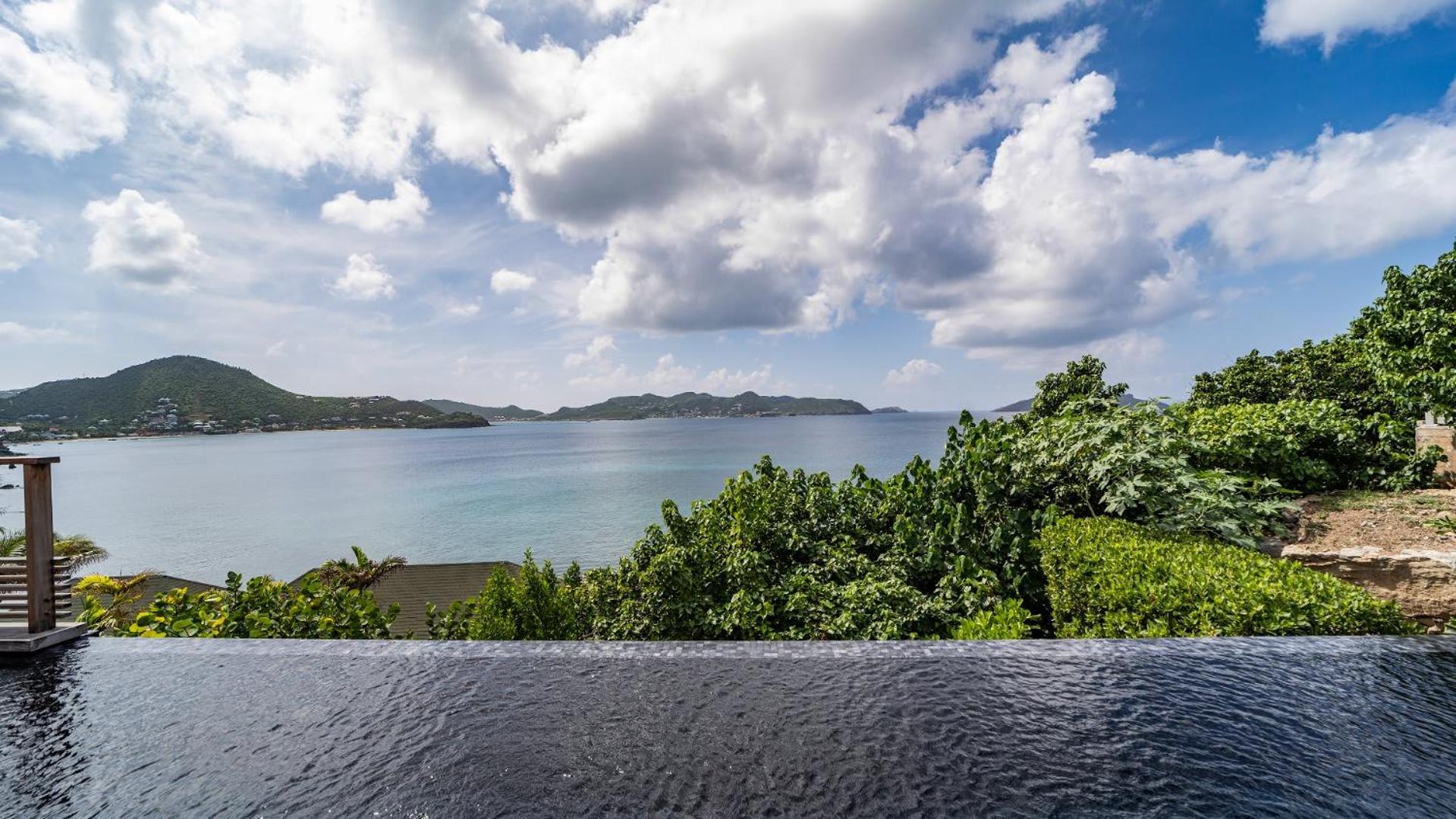 Luxurious Villa with an Ideal Location