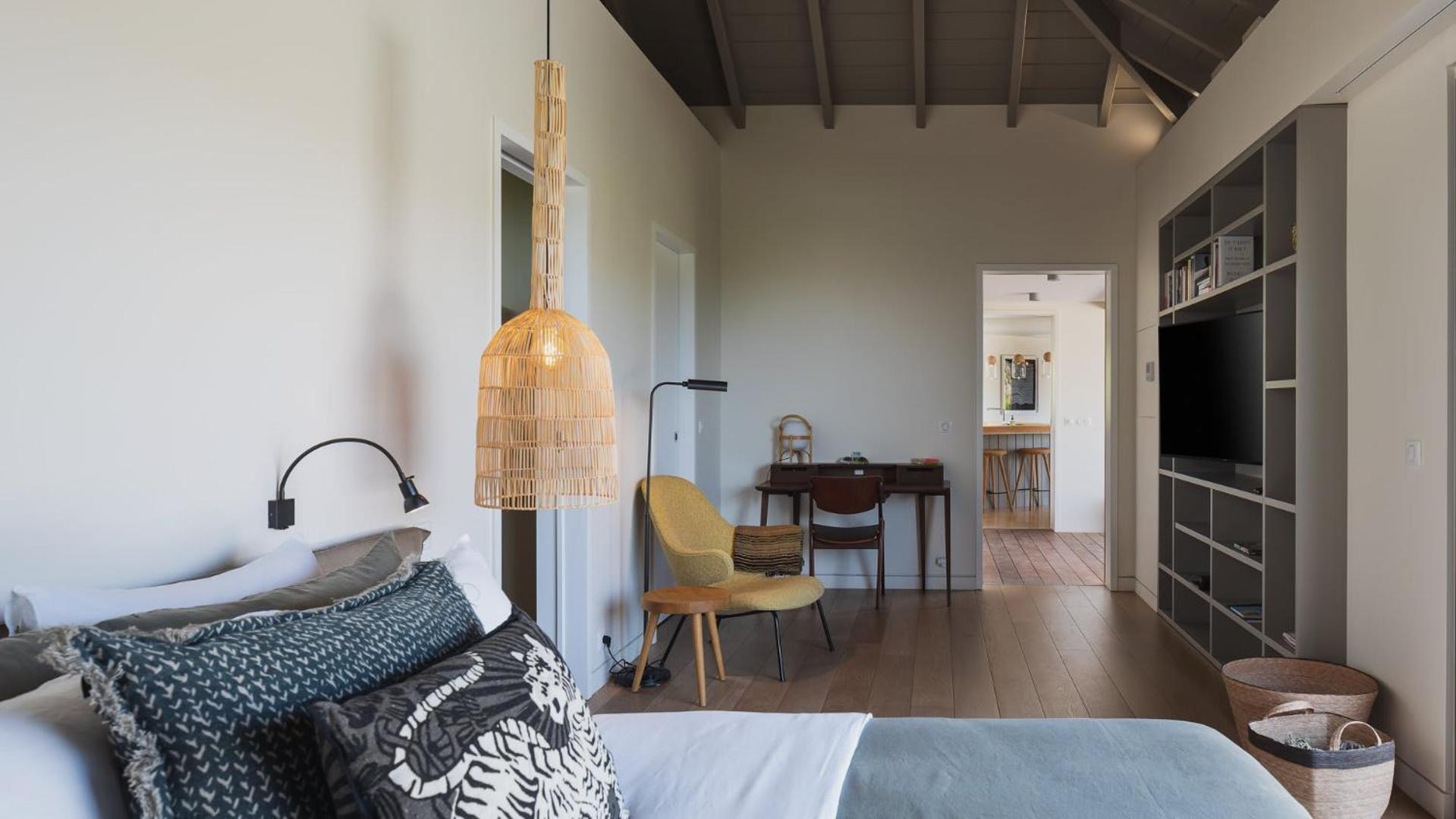 Lovely Villa with Tropical Environment